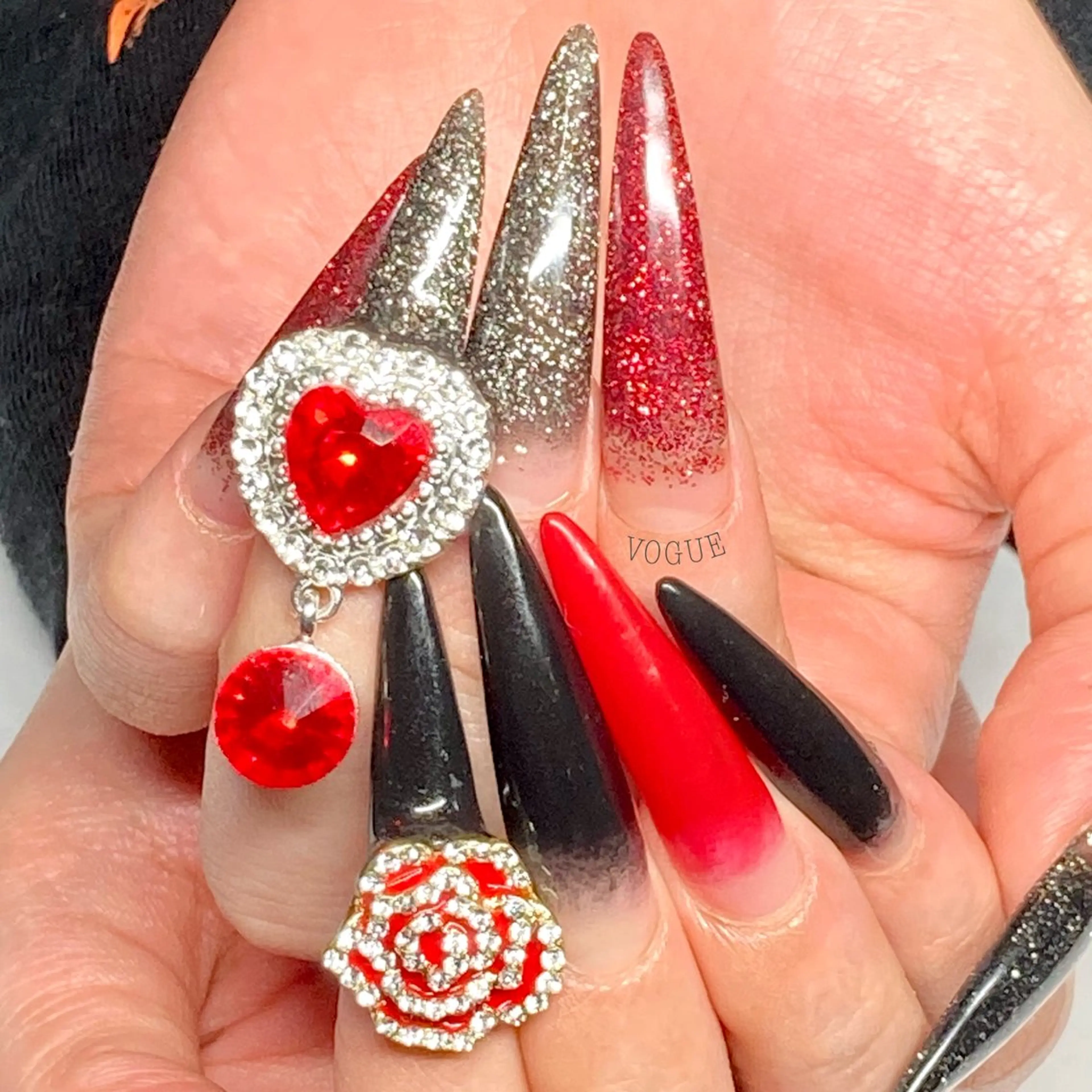 ネイル ハンドネイル VOGUE ×SWANのネイルデザイン