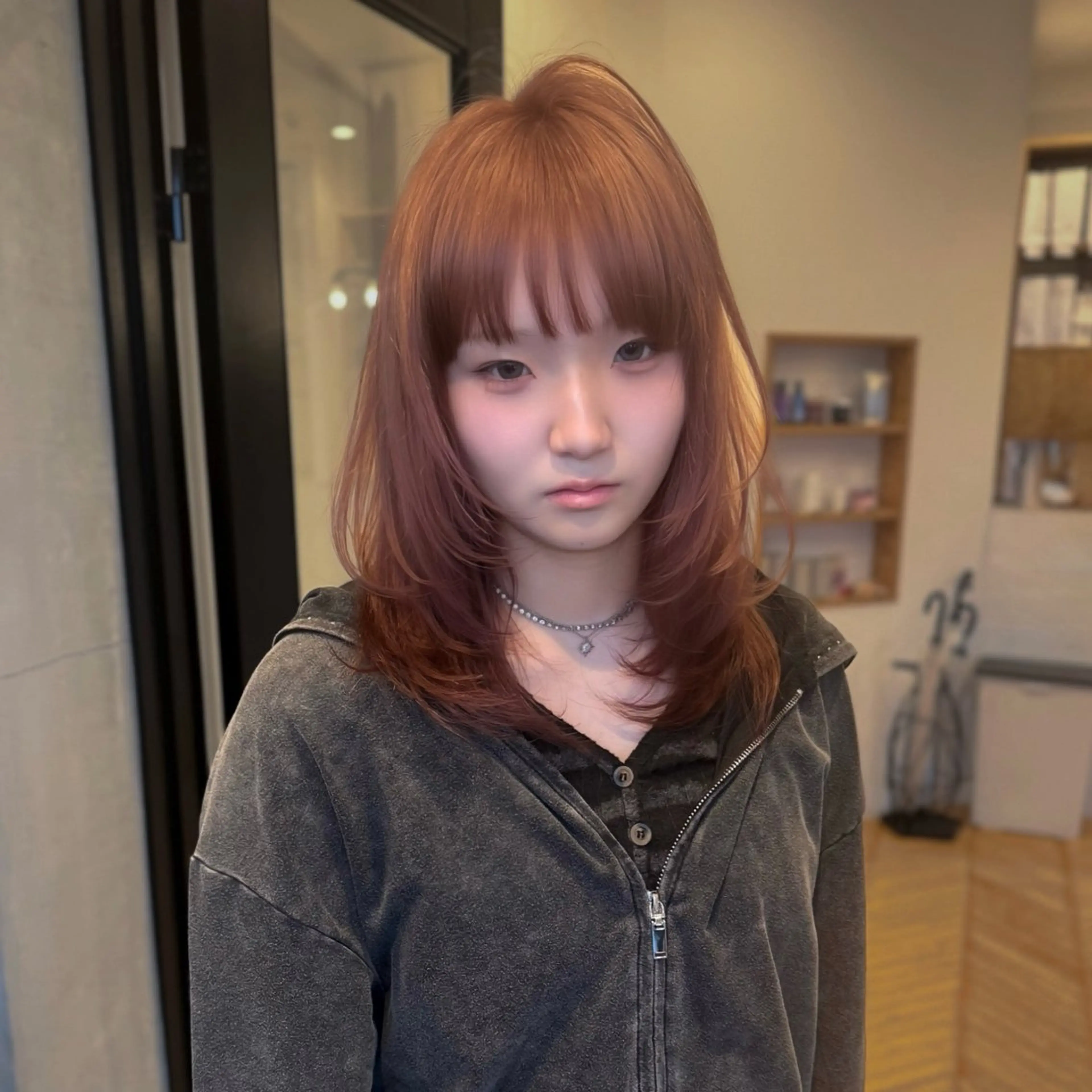 ミディアム カット ヘアカラー トリートメント ベージュカラー/長岡 レイヤーカット/コウのヘアスタイル