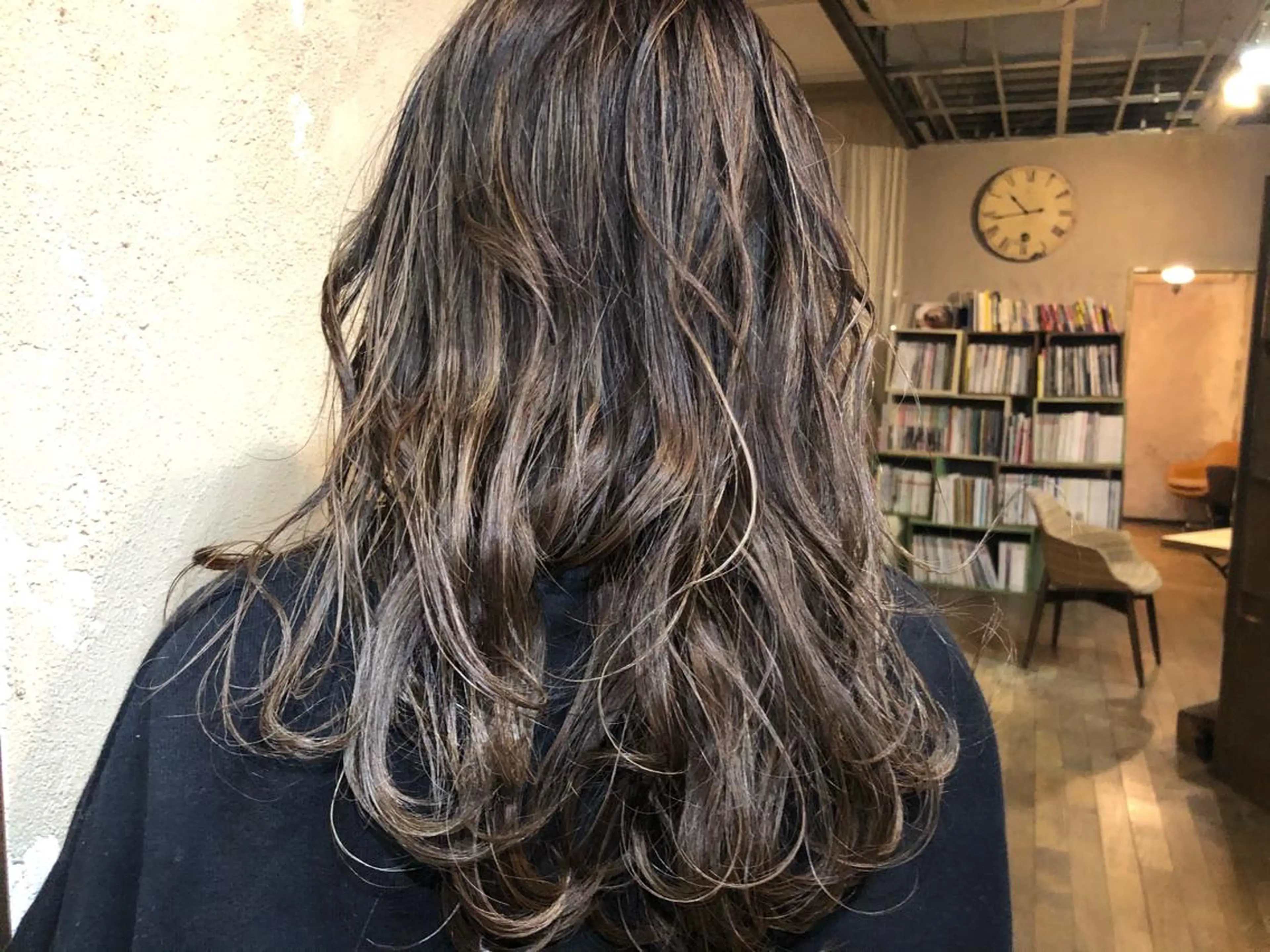 ロング カラー M. YURIのヘアスタイル