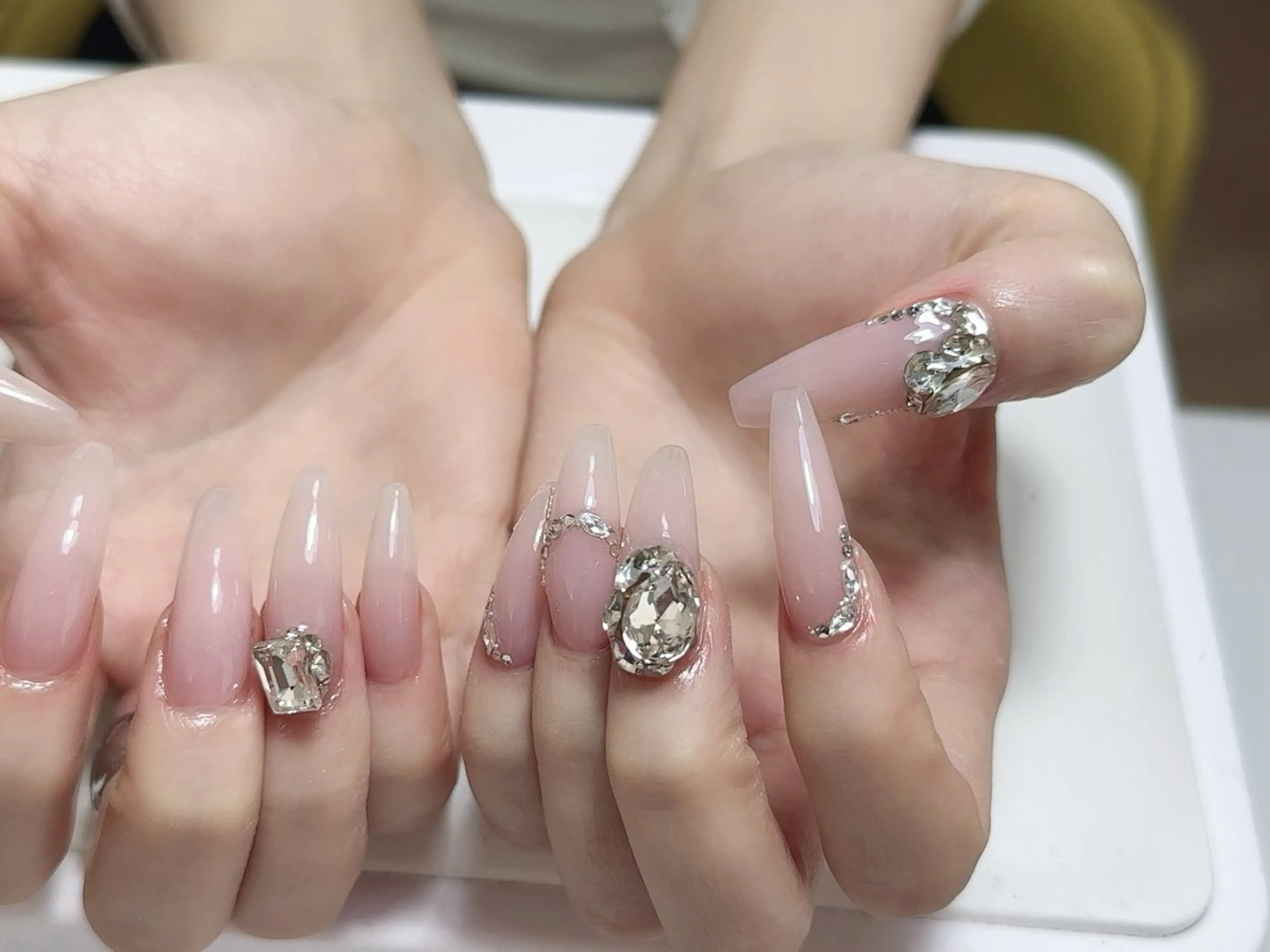 ネイル ハンドネイル NAIL CIRCLESのネイルデザイン