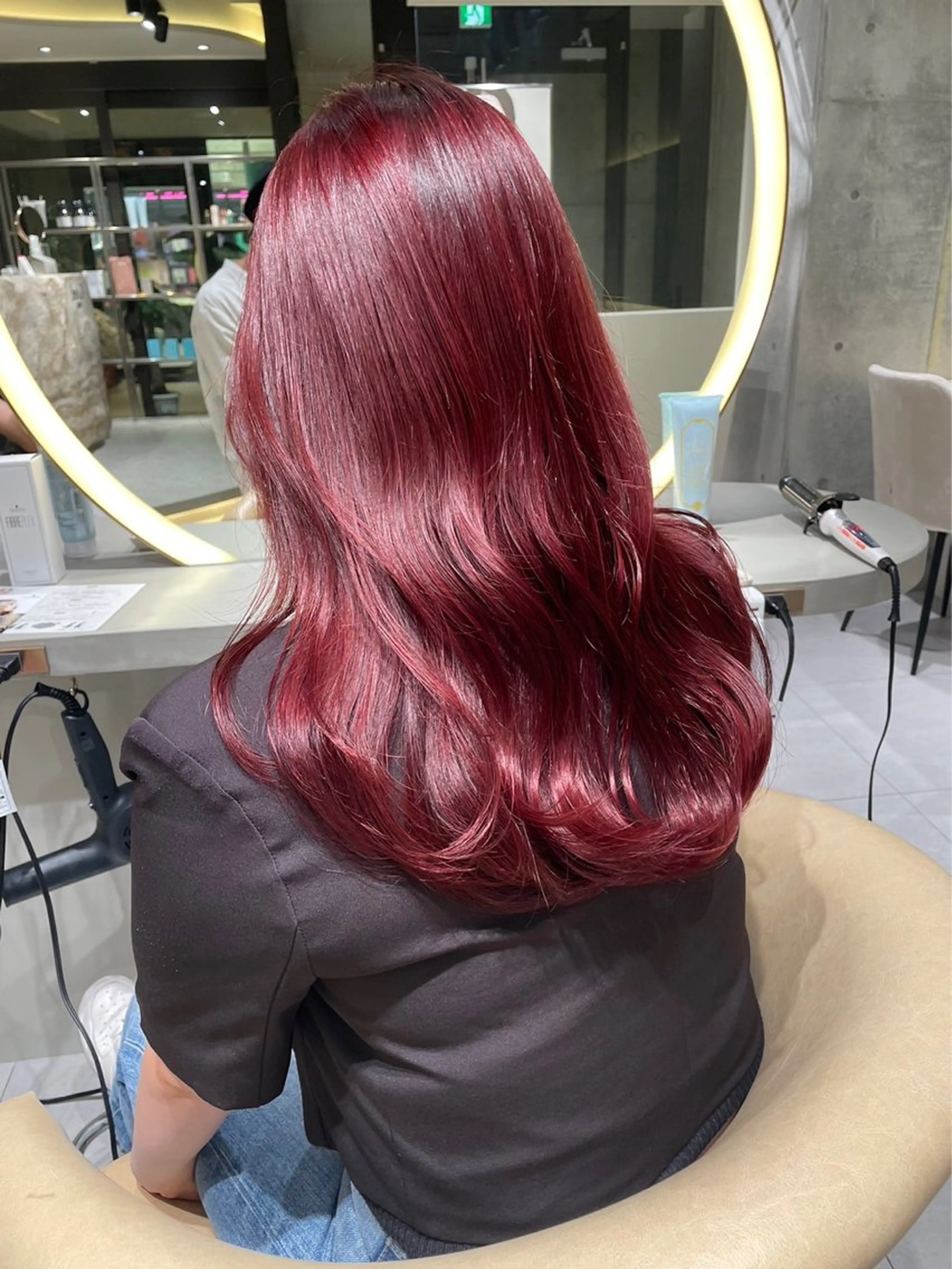 ロング カラー ヘアカラー トリートメント shion 透明感カラーのヘアスタイル