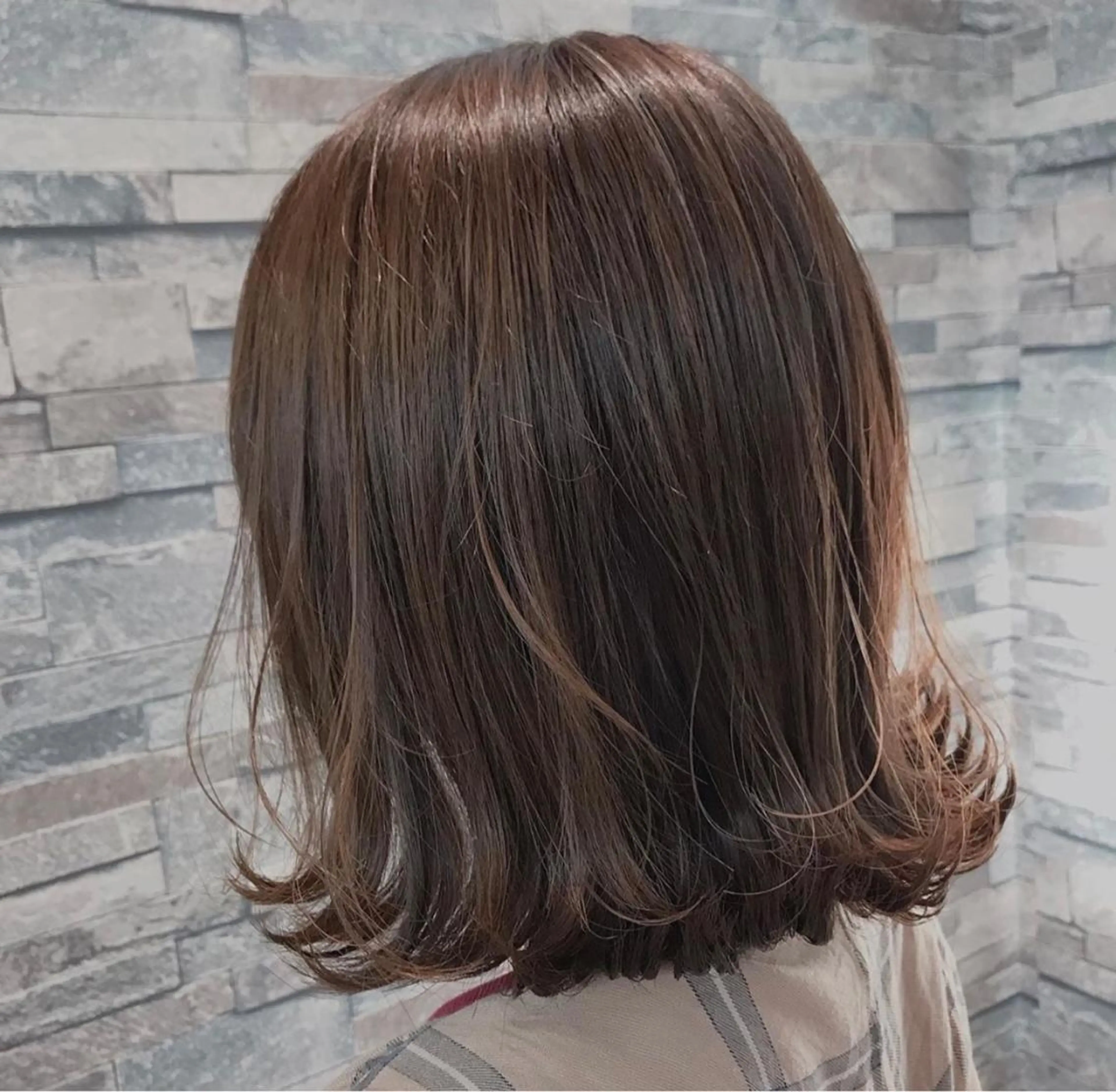 ミディアム カラー 蟹江 聡太✨レイヤーカットのヘアスタイル