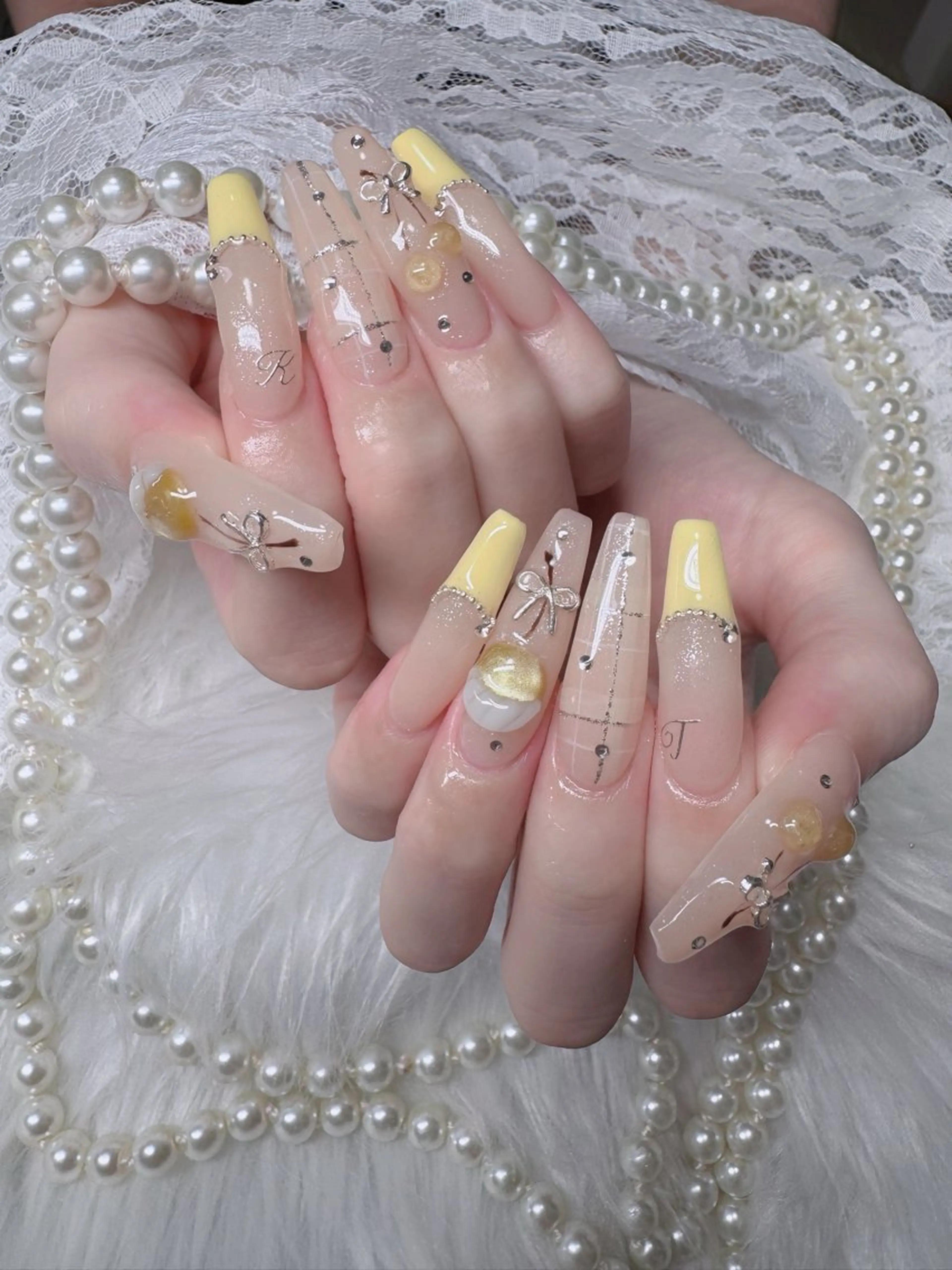 ネイル フレンチネイル ジェルネイル ガラスフレンチ ハロウィン ハート H.baby Nail Salonのネイルデザイン