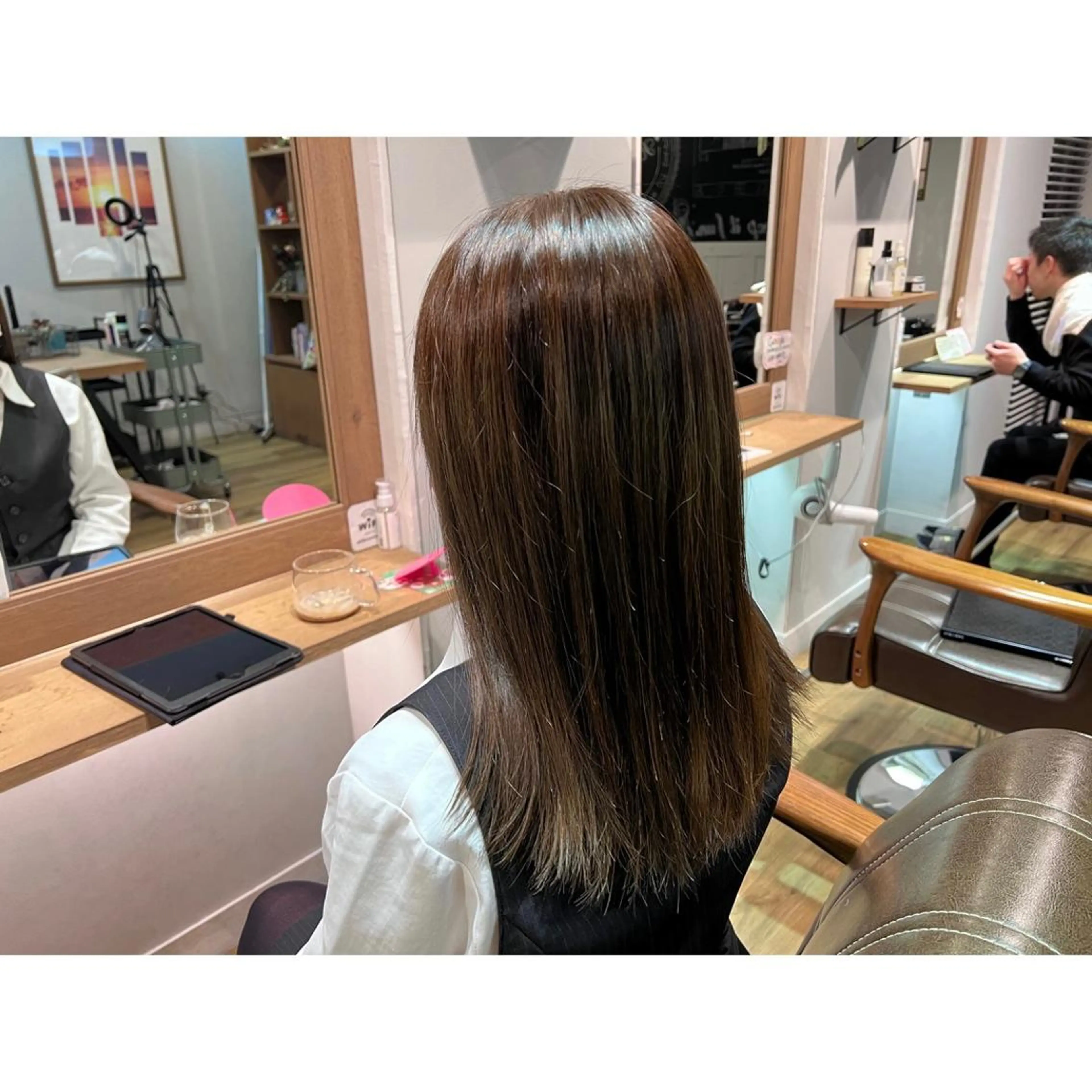 ロング カラー アッシュ ヘアカラー トリートメント ツキダテ ユイのヘアスタイル