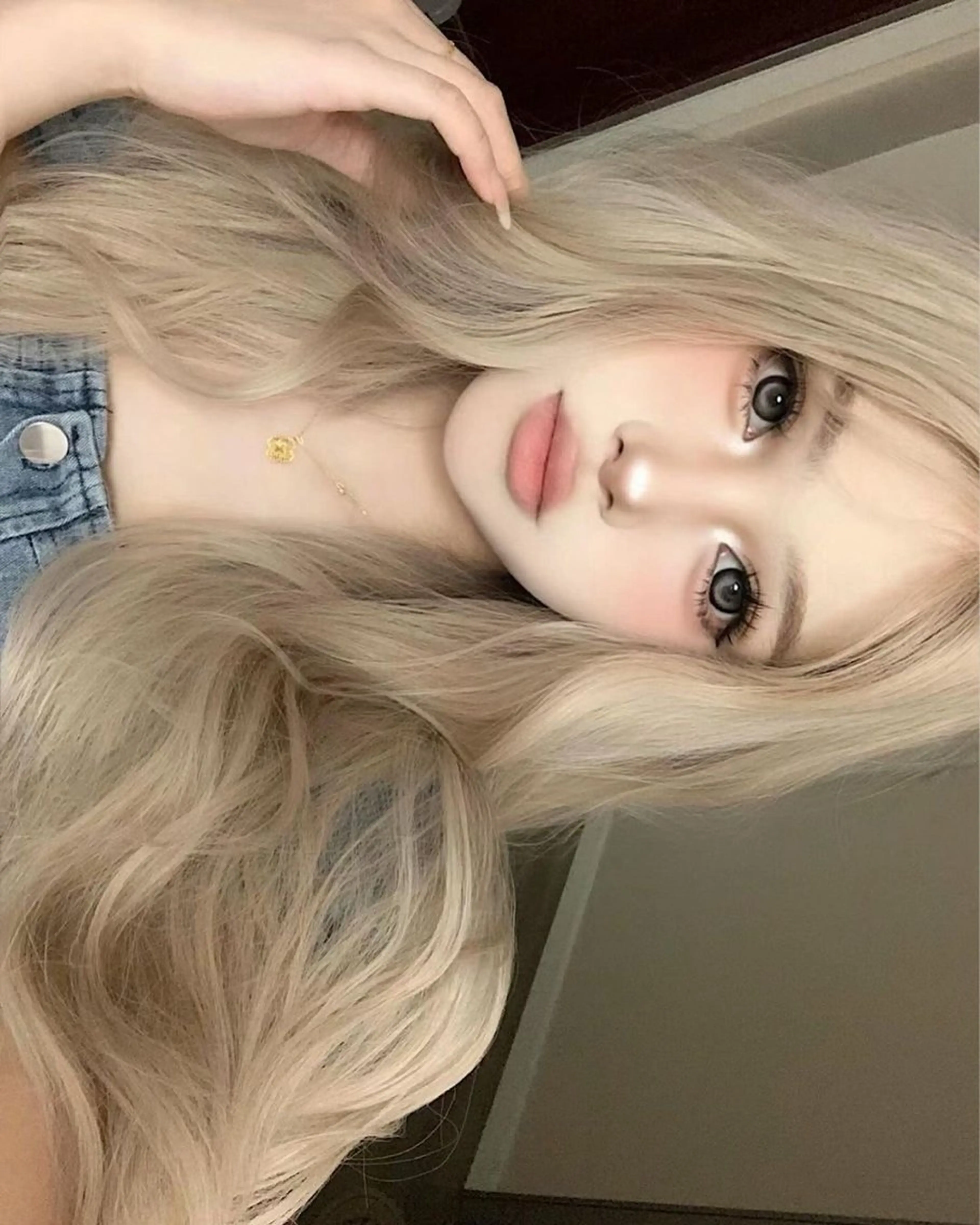 ロング ヘアカラー ヘアセット 艶髪ハイトーンカラー 渋谷🎀ririkaのヘアスタイル