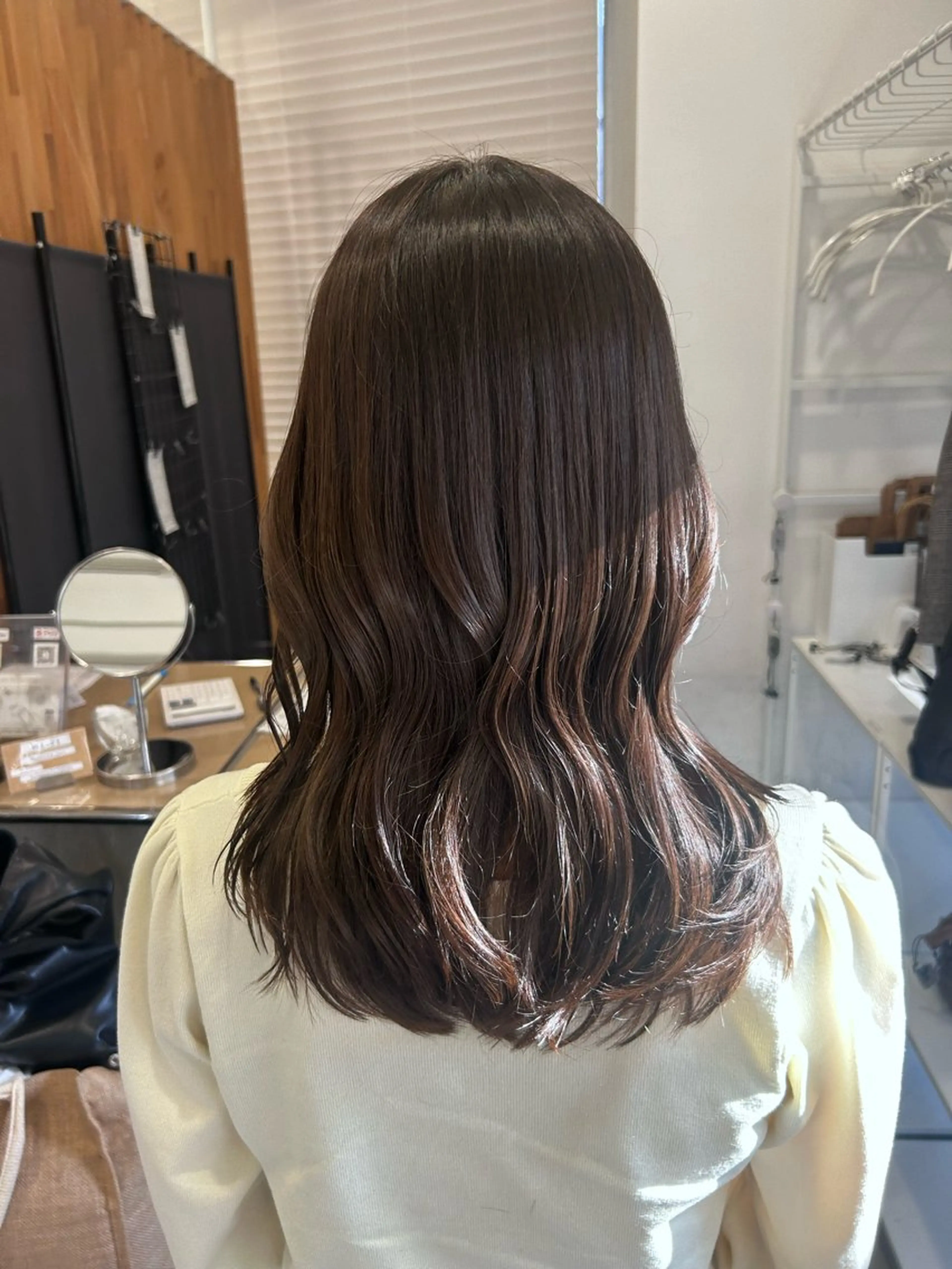 ミディアム カット ヘアカラー トリートメント 韓国ヘア ‎⟡.·KANA🐥のヘアスタイル