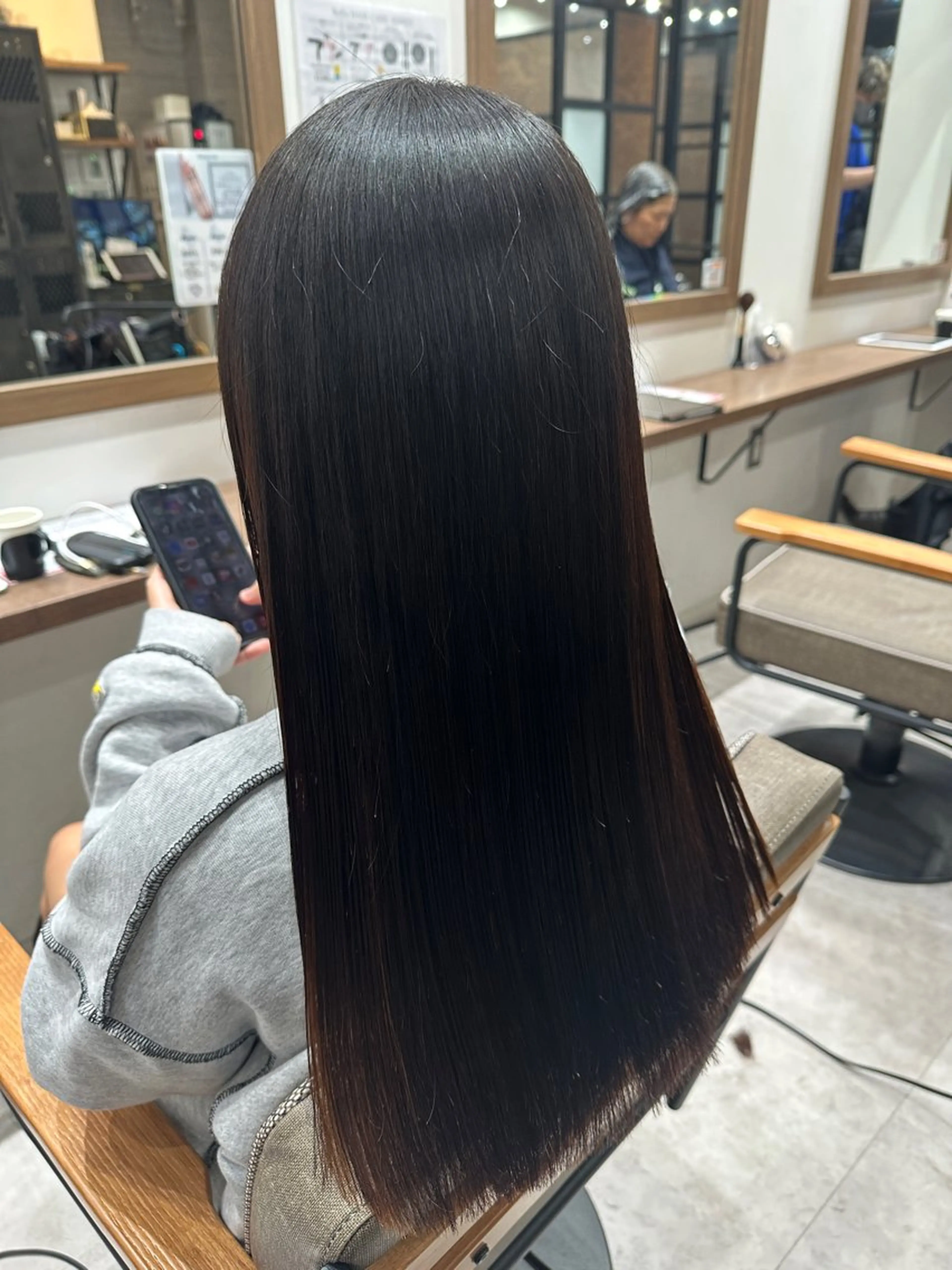 ロング パーマ カット 縮毛矯正 トリートメント 💙美髪救世主💙 関華蓮のヘアスタイル