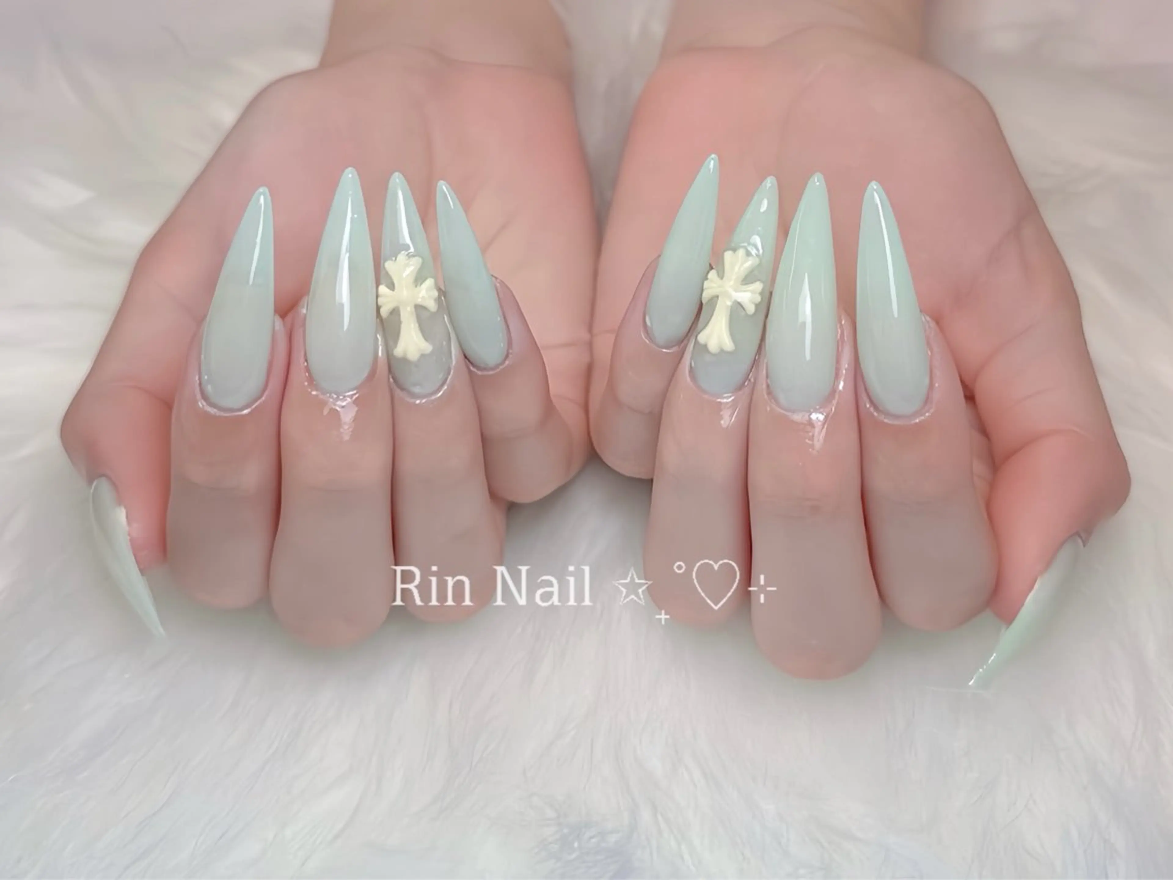 ネイル オーロラネイル チークネイル 桜ネイル クリアネイル ドット ハンドネイル Rin Nail 新大久保店のネイルデザイン