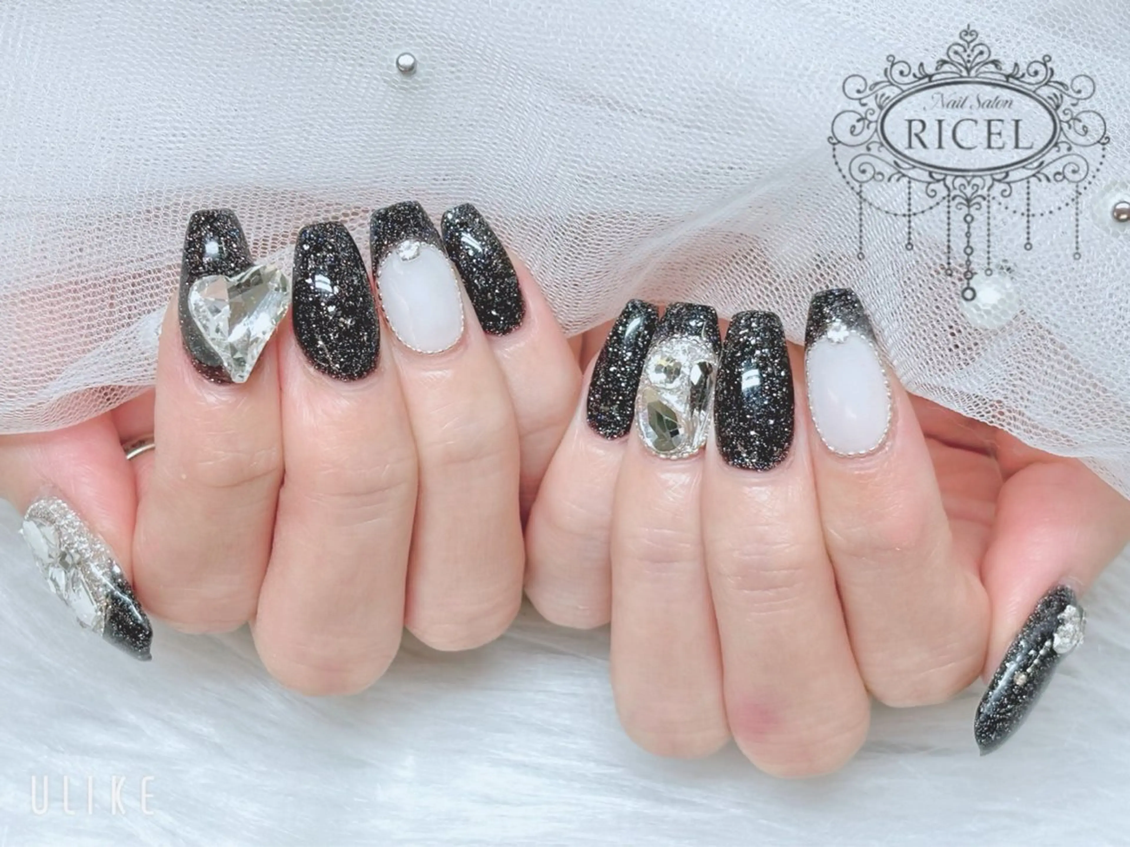 ネイル フラッシュネイル フレンチネイル 韓国ネイル ワンホンネイル ハンドネイル MIYU 🩶のネイルデザイン