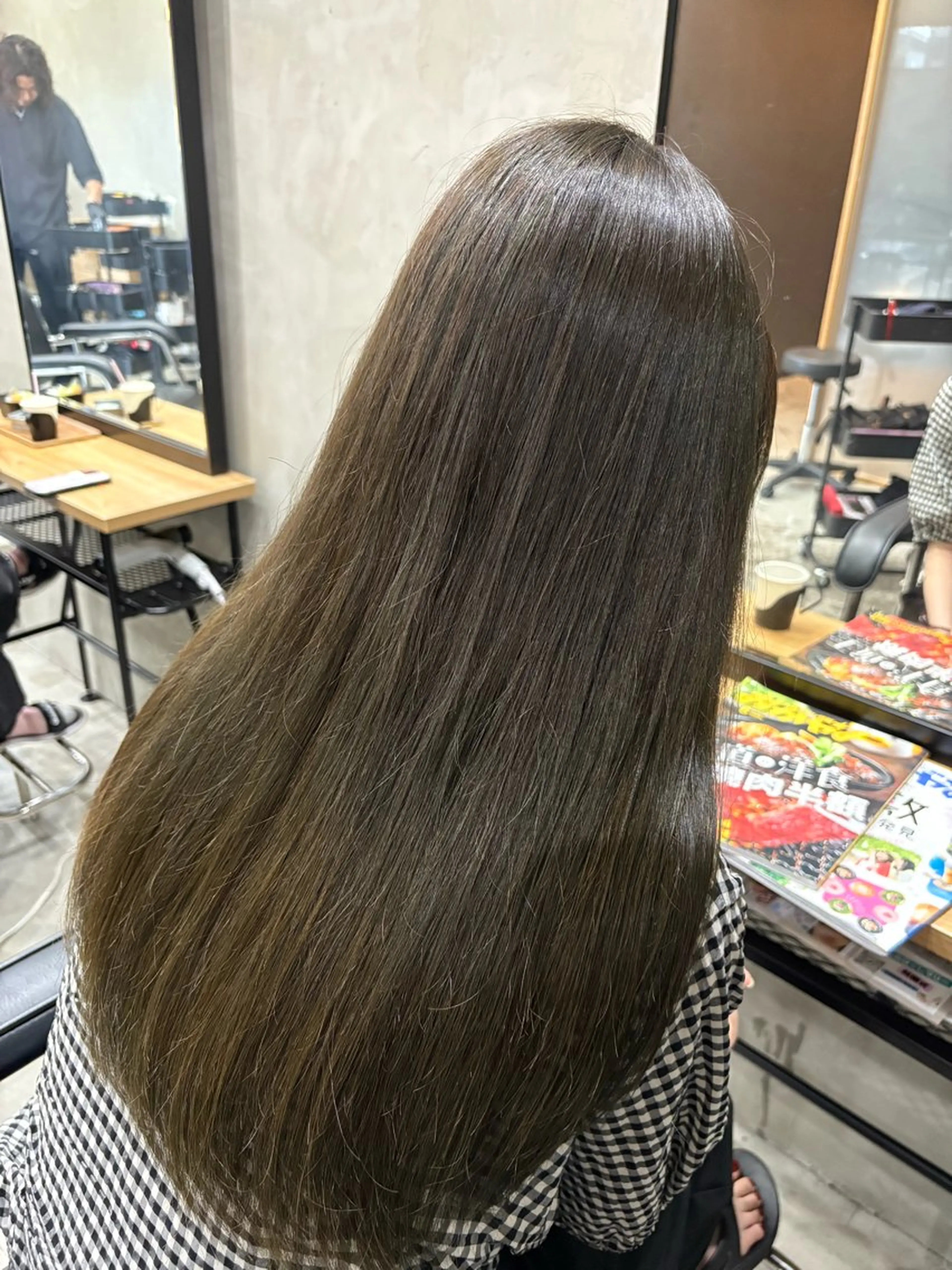 カラー La fith/ Renoのヘアスタイル