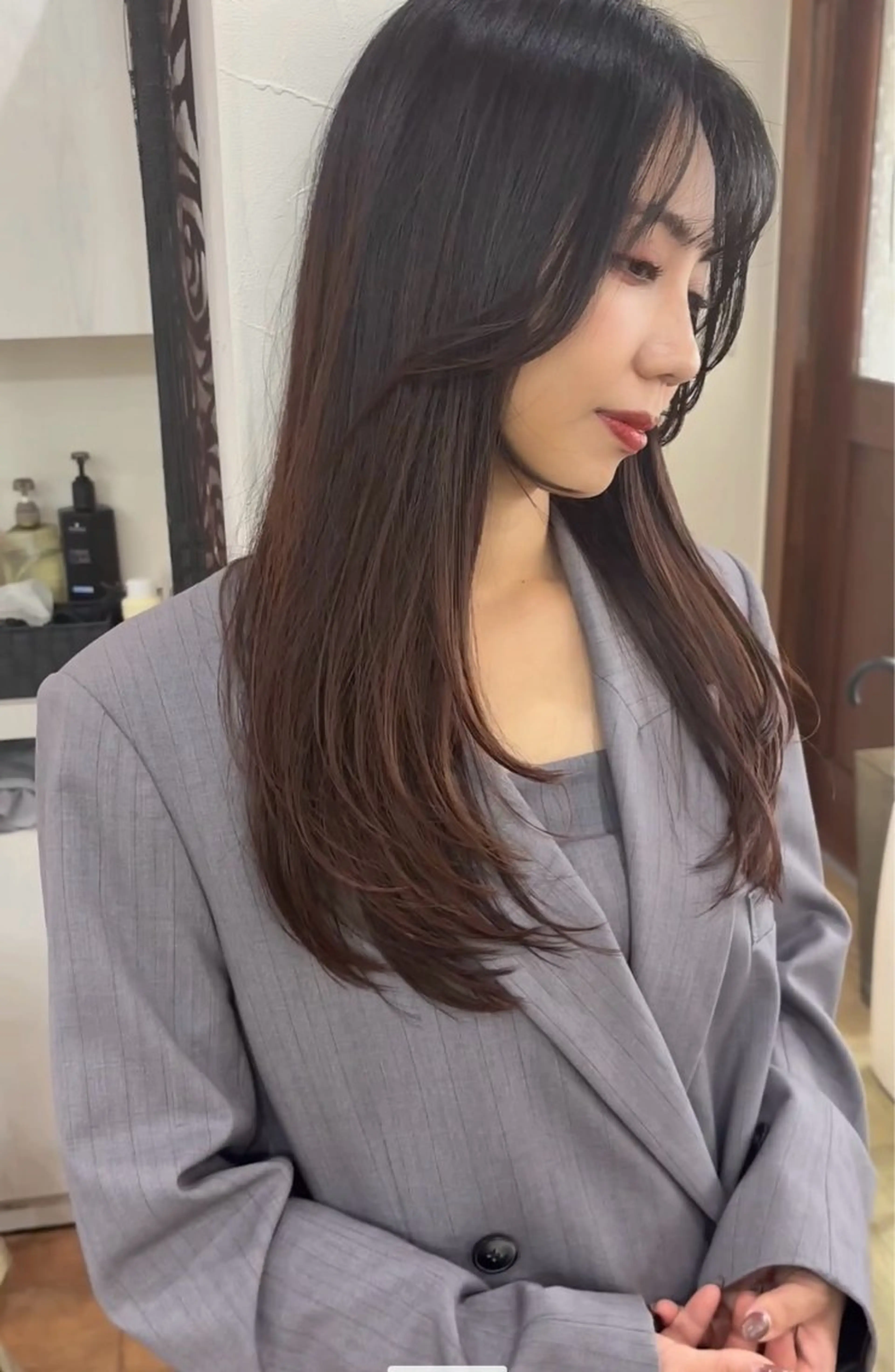 ミディアム カット ヘアカラー grand juteのヘアスタイル