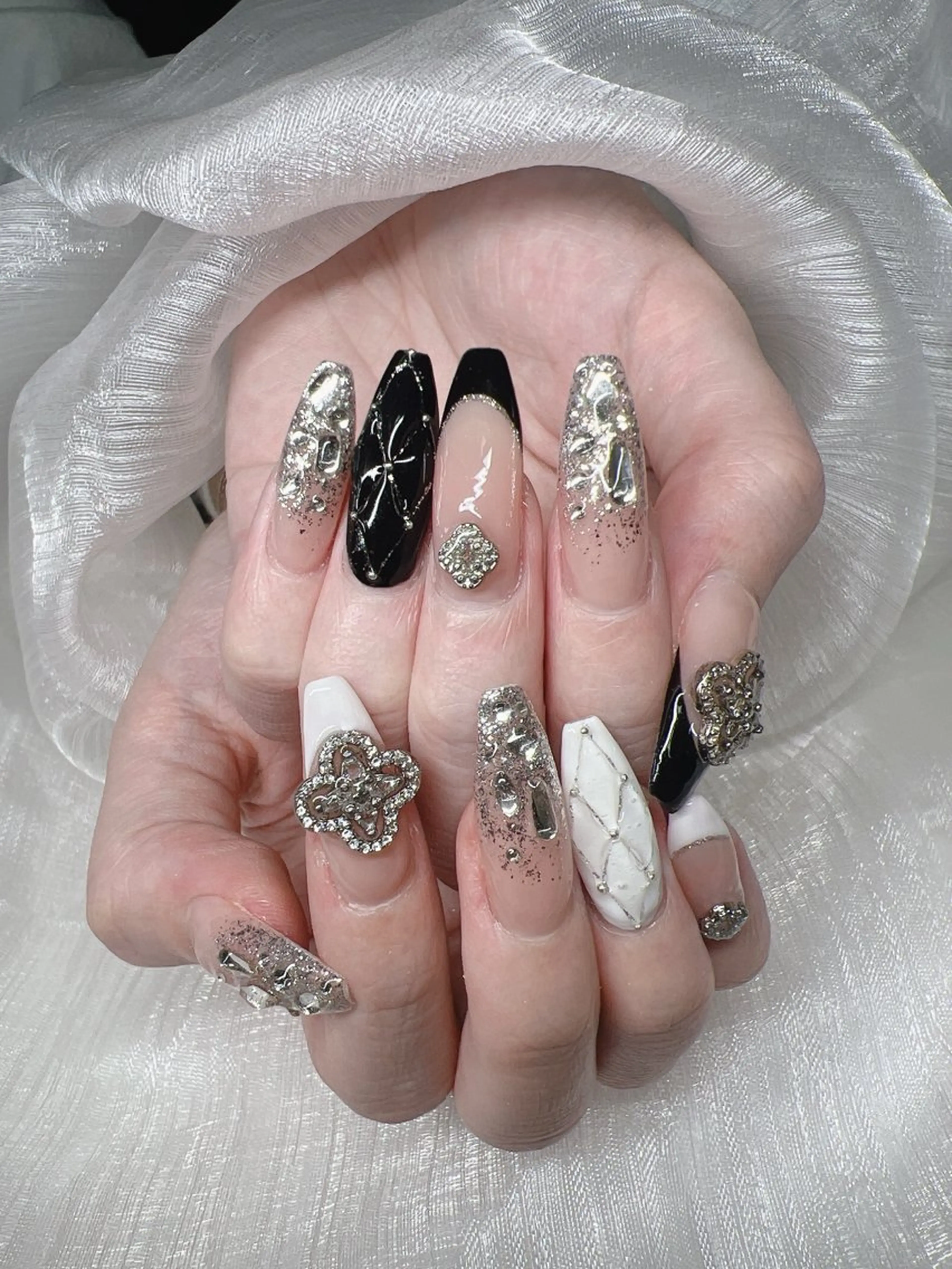 ネイル 長さ出し グラデーション 卒業式 キラキラネイル マグネットネイル ハンドネイル Lee Nails チップ長さだし専門店のネイルデザイン