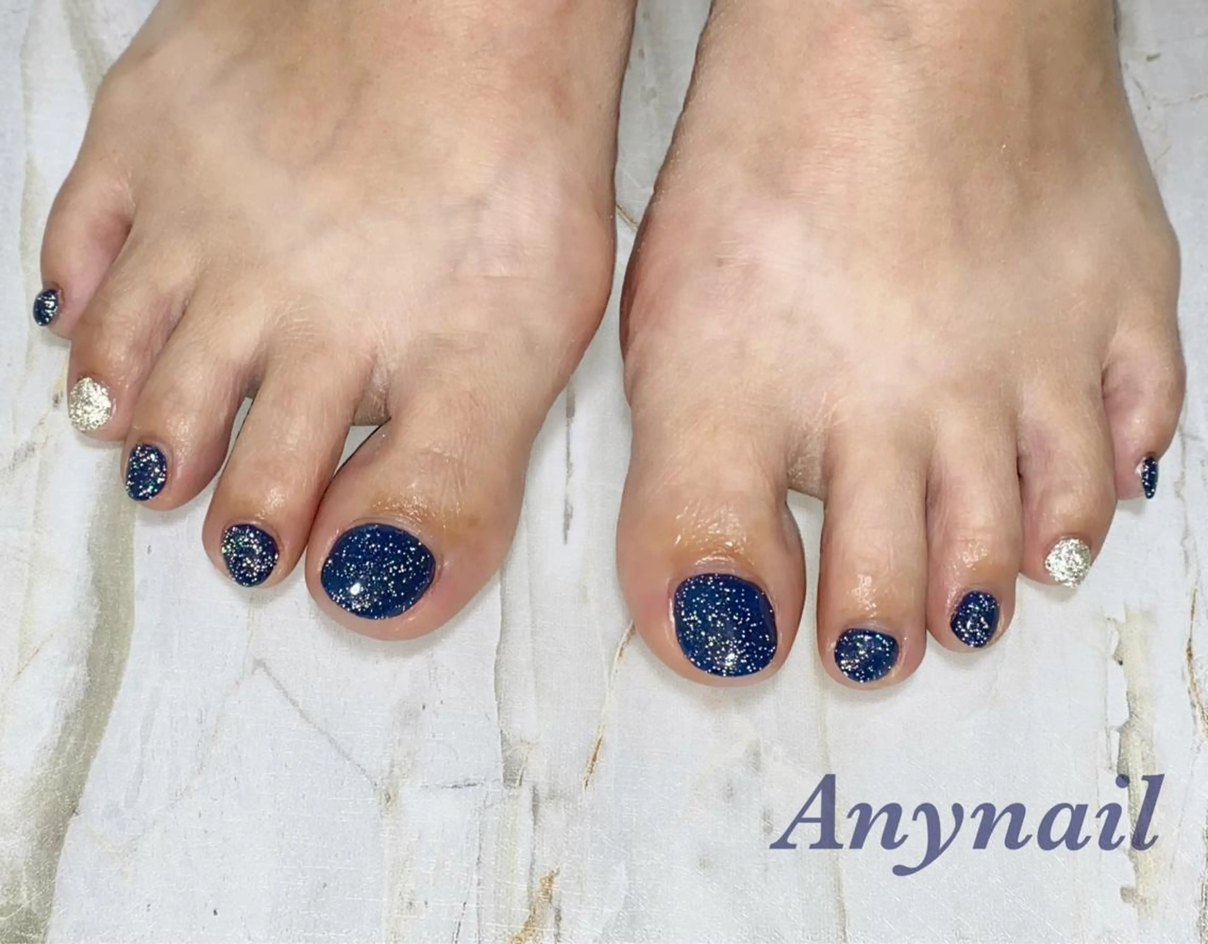 ネイル ブルー フラッシュネイル フットネイル キラキラネイル ネイビー フットネイル 岩澤 恵子のネイルデザイン