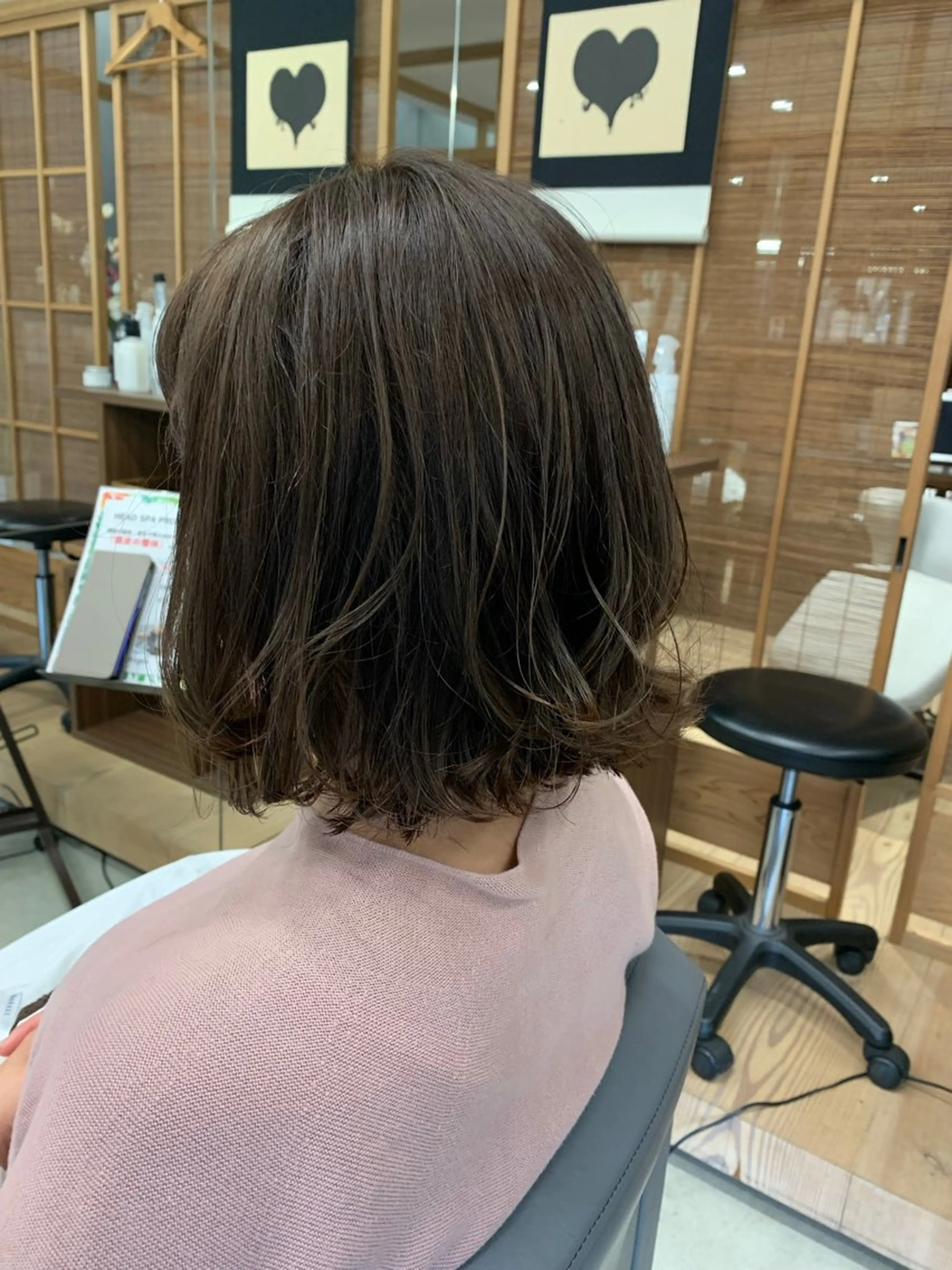 ミディアム 小島 千春のヘアスタイル