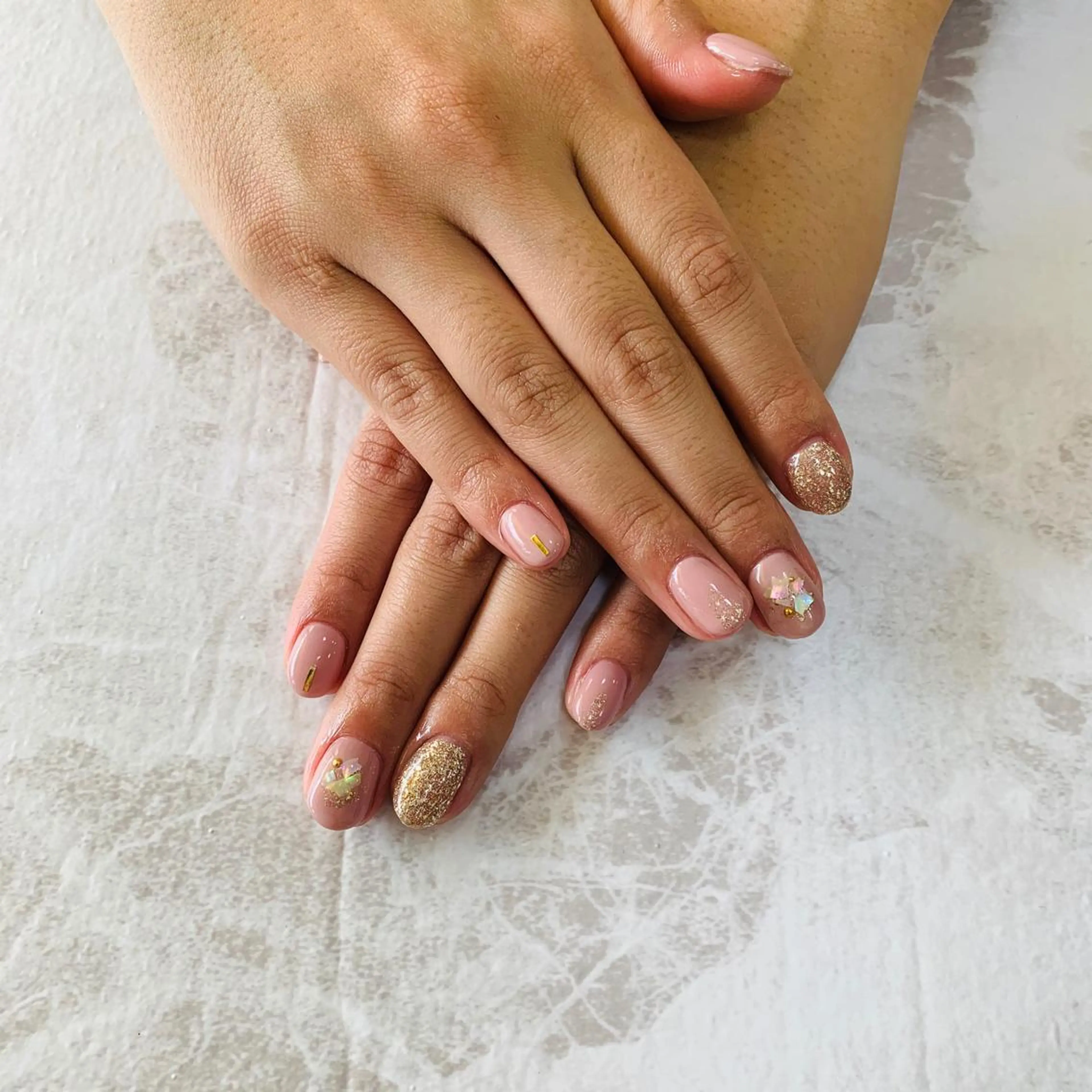 ネイル オフィスネイル ピンク Feliz 楽しいネイルサロンのネイルデザイン