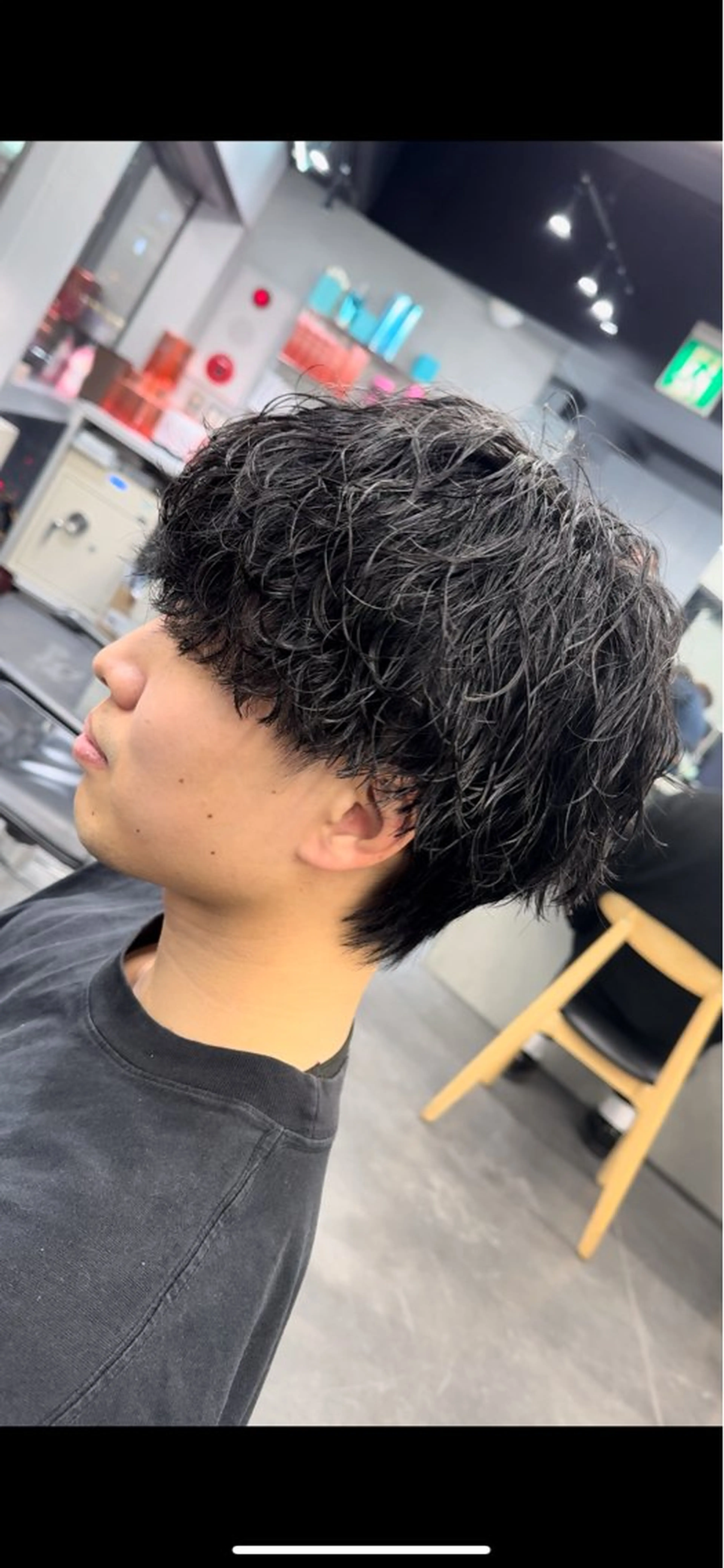 パーマ ヘアアレンジ メンズ マッシュ 刈り上げ 波巻きパーマ fifth park 六反穂 龍介のヘアスタイル