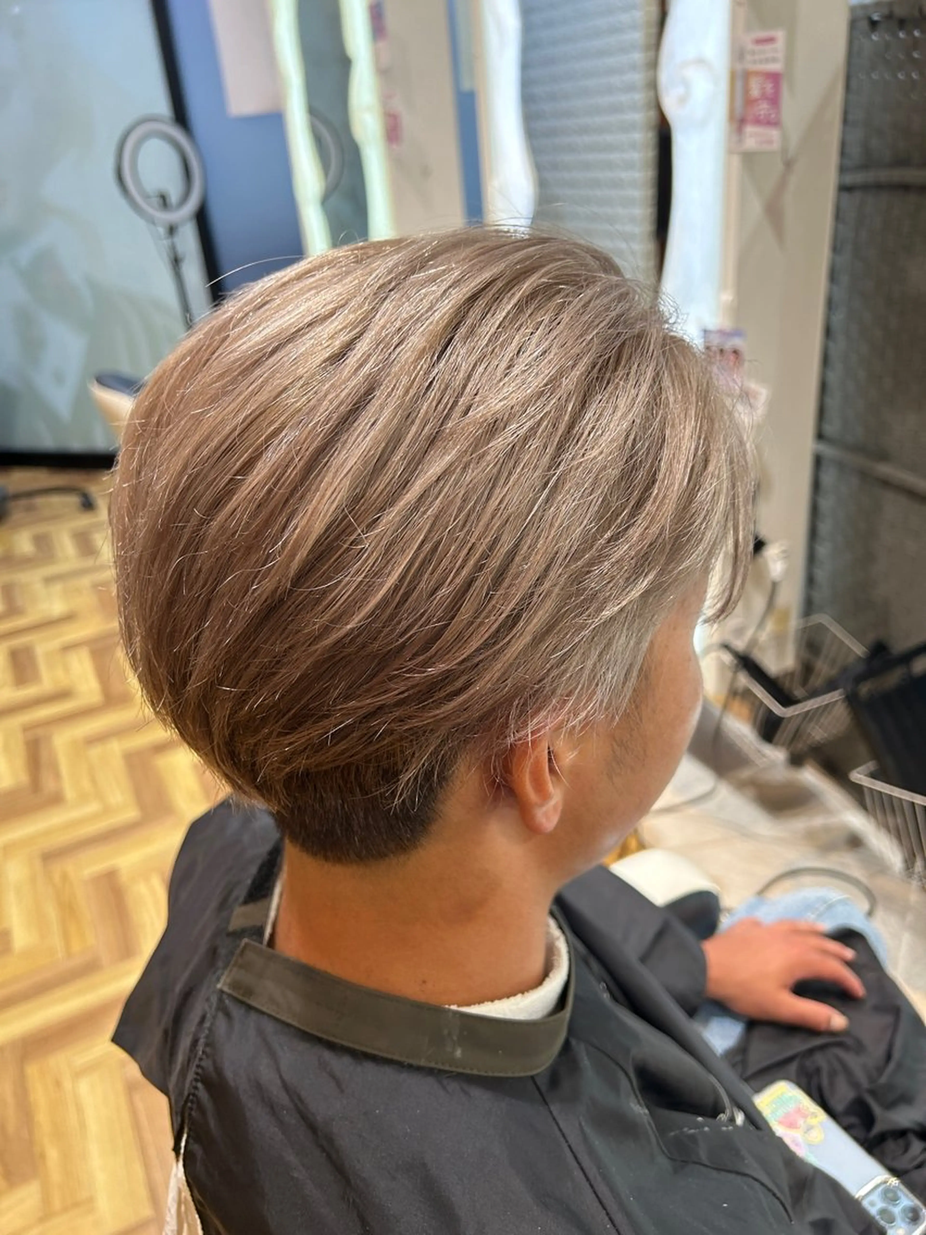 メンズ メンズブリーチ ヘアカラー トリートメント 福森 みずきのヘアスタイル