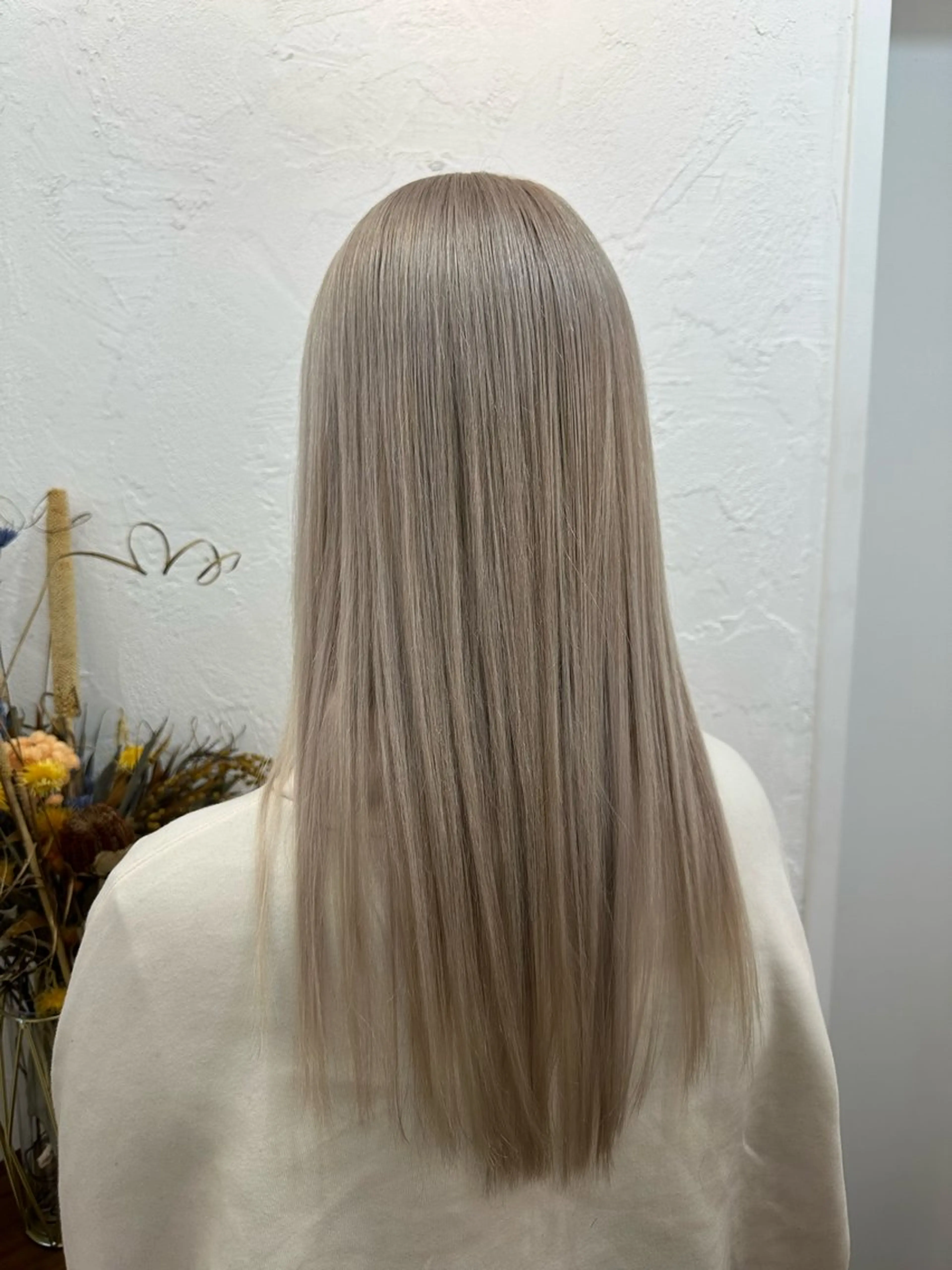 ロング カラー ベージュカラー ブリーチ ダブルカラー ホワイトベージュ 美髪質改善✨ 縮毛矯正✨HIDEのヘアスタイル