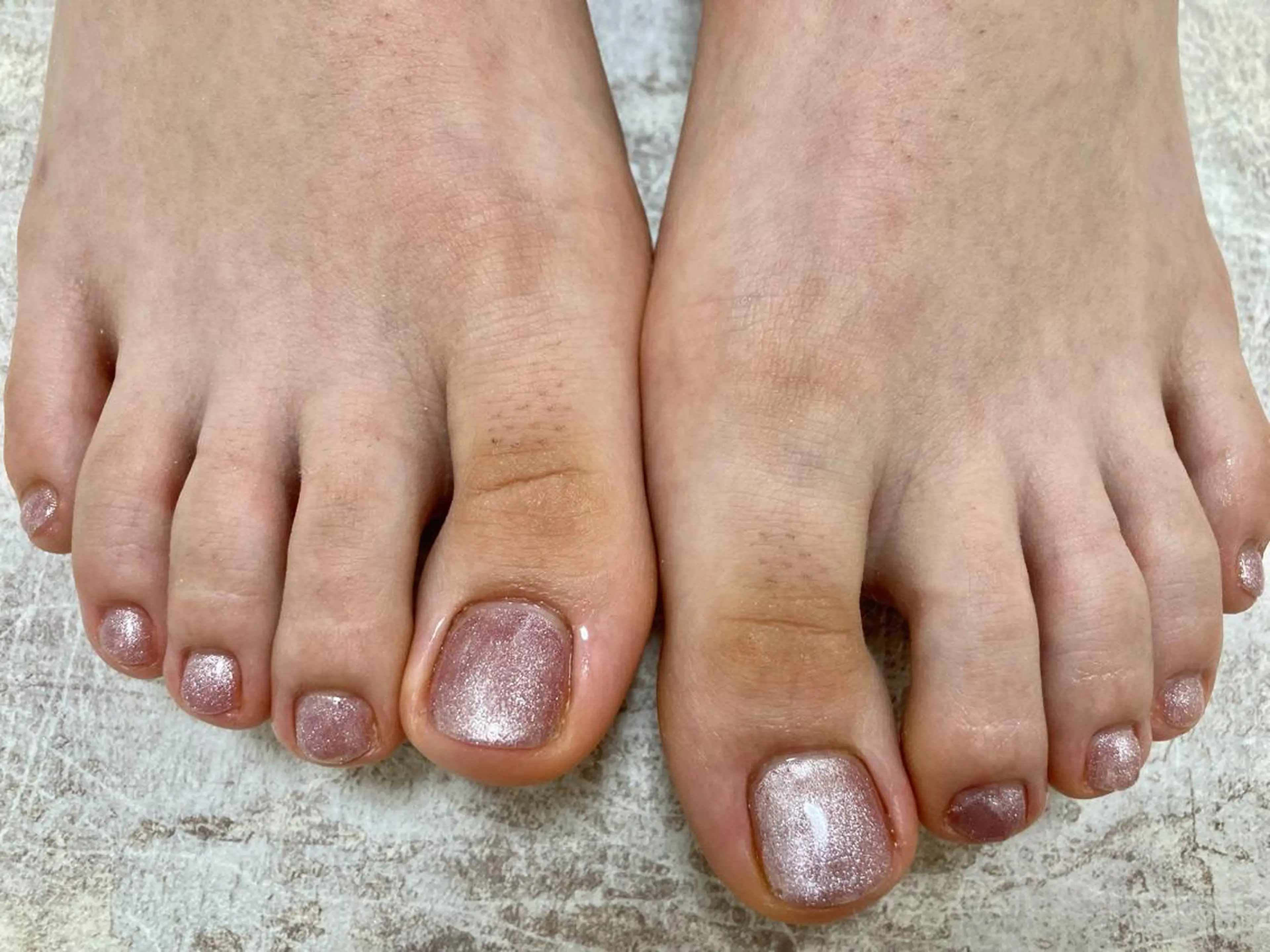 ネイル マグネットネイル ピンク フットネイル mogunail &blowのネイルデザイン