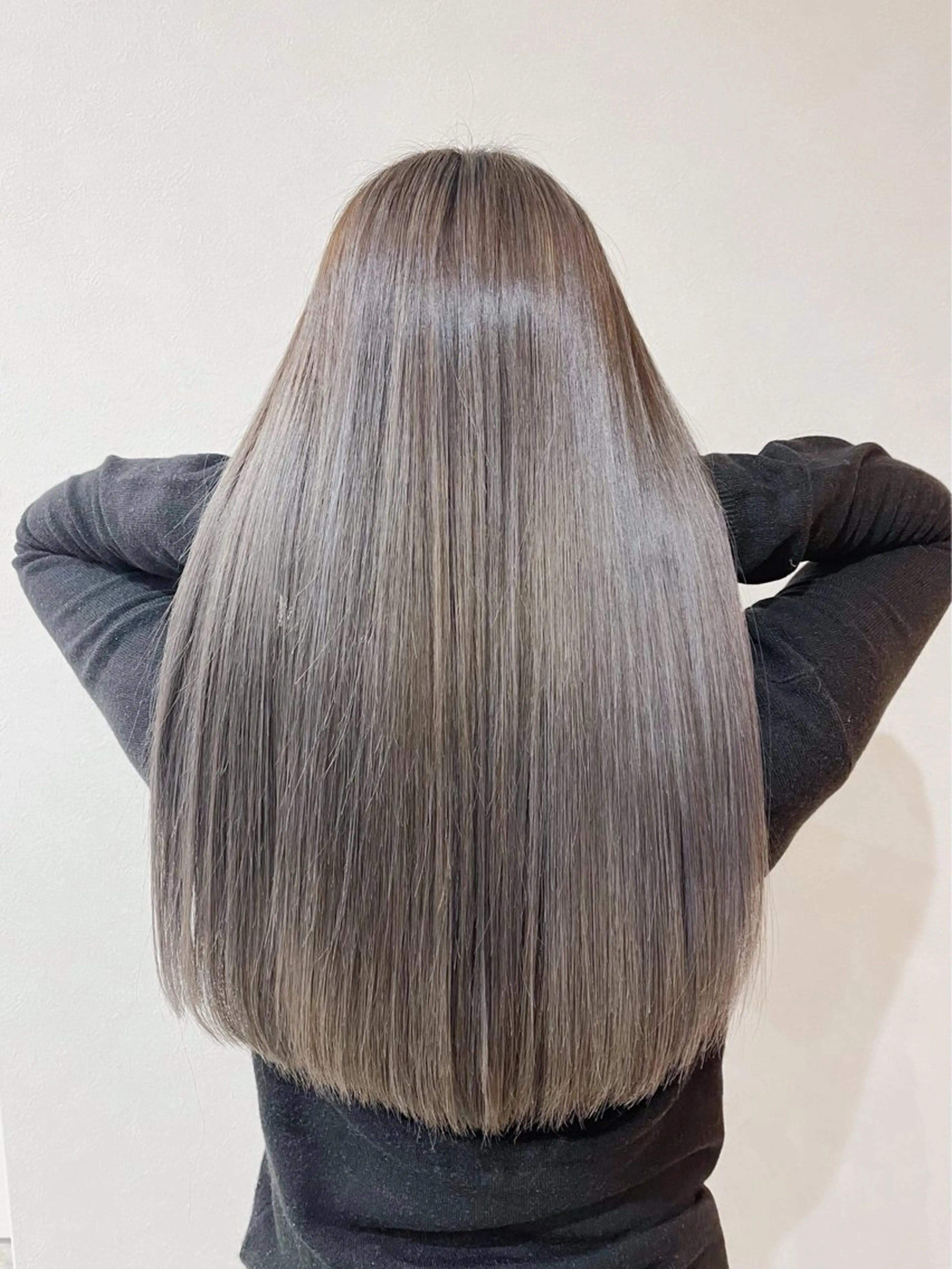 ロング カラー 透明感カラー グレージュ 髪質改善 トリートメント KINI 髪質改善＆艶髪のヘアスタイル