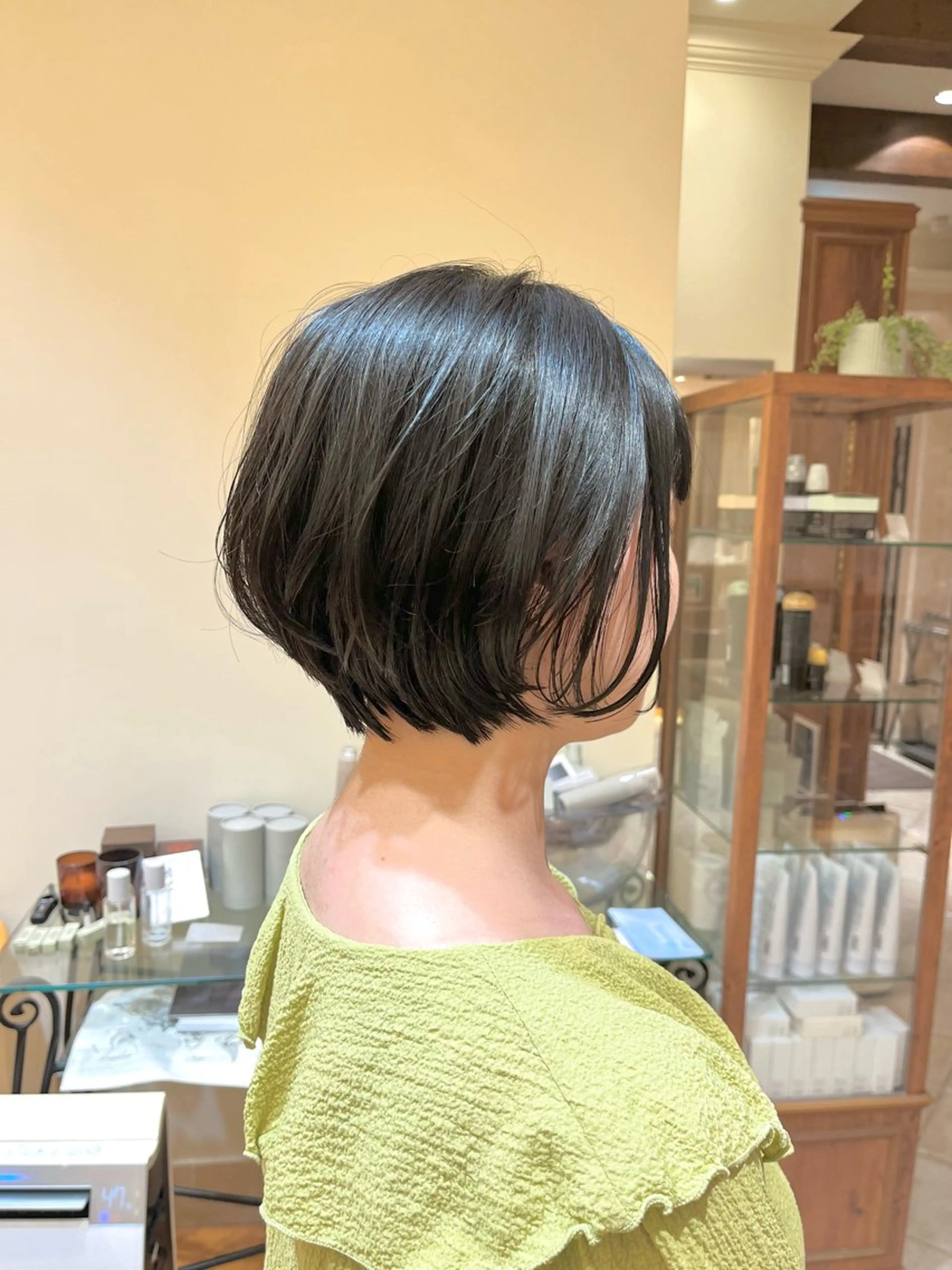 ショート ボブ ショートカット / 銀座/ 青山莉奈のヘアスタイル