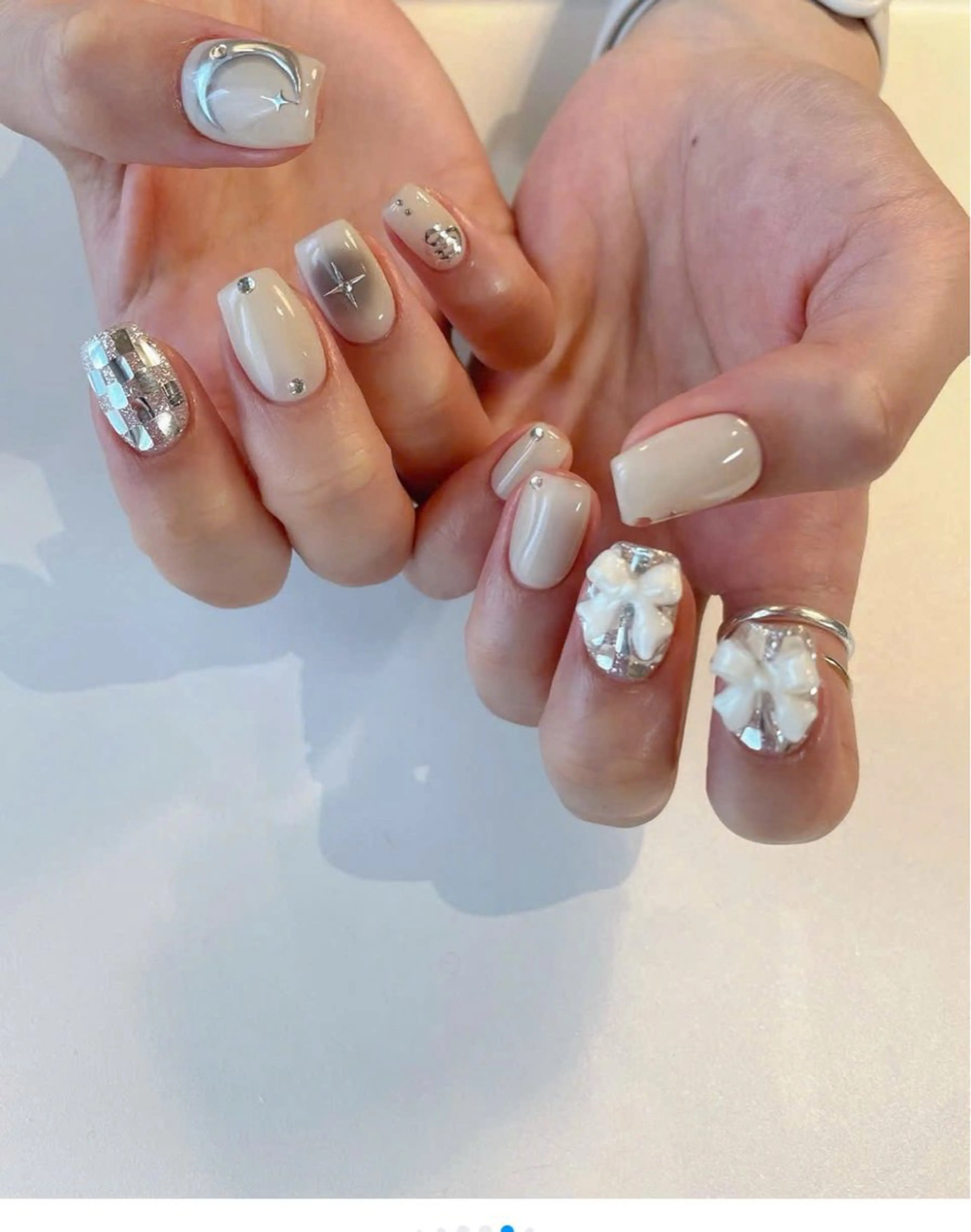 ネイル フレンチネイル キラキラネイル 水色 マグネットネイル ミラーネイル Lina nail所属・Lunaa 池袋のネイルデザイン