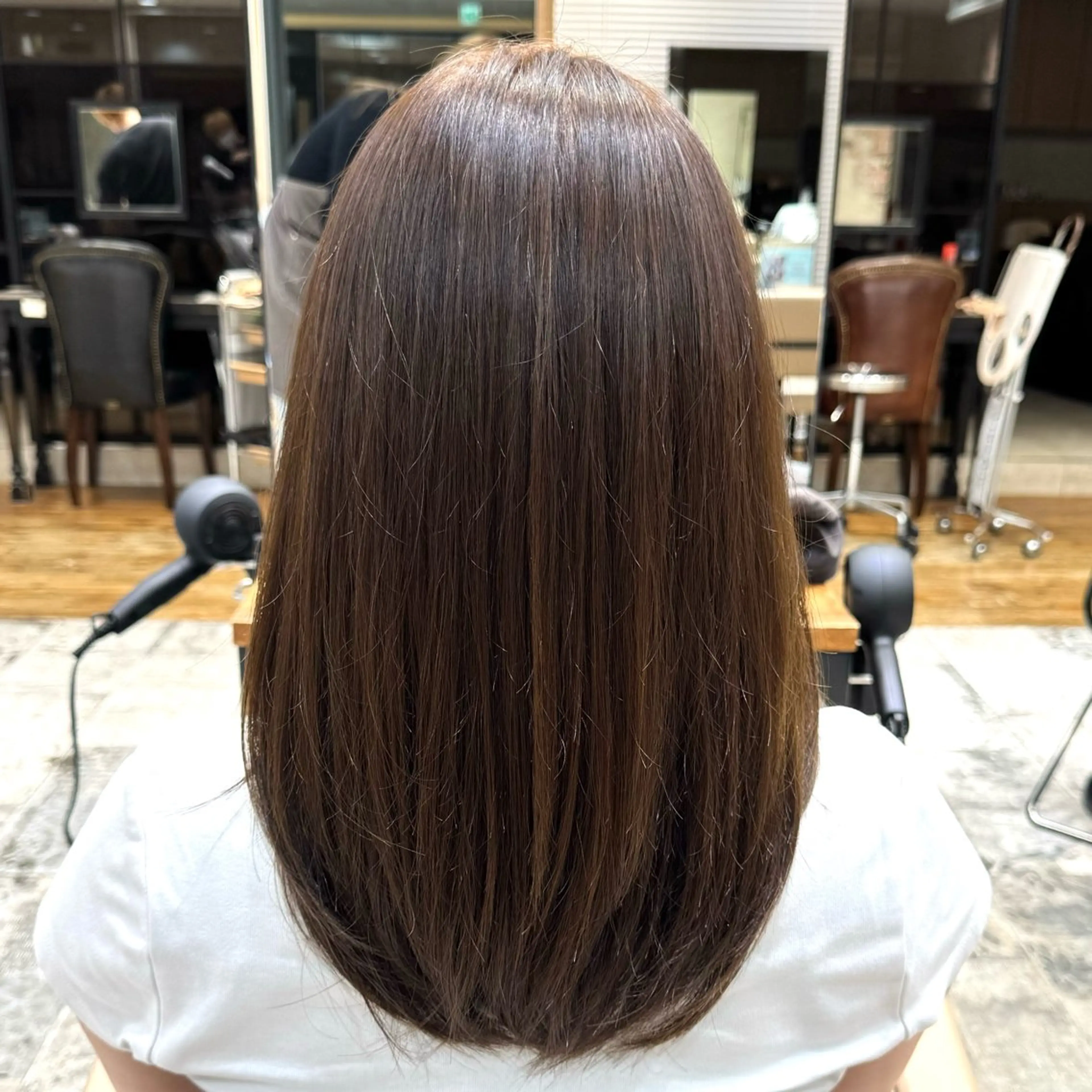 ミディアム レイヤーカット 縮毛矯正 トリートメント レイヤー/顔まわり/ 透明感カラー/れいなのヘアスタイル