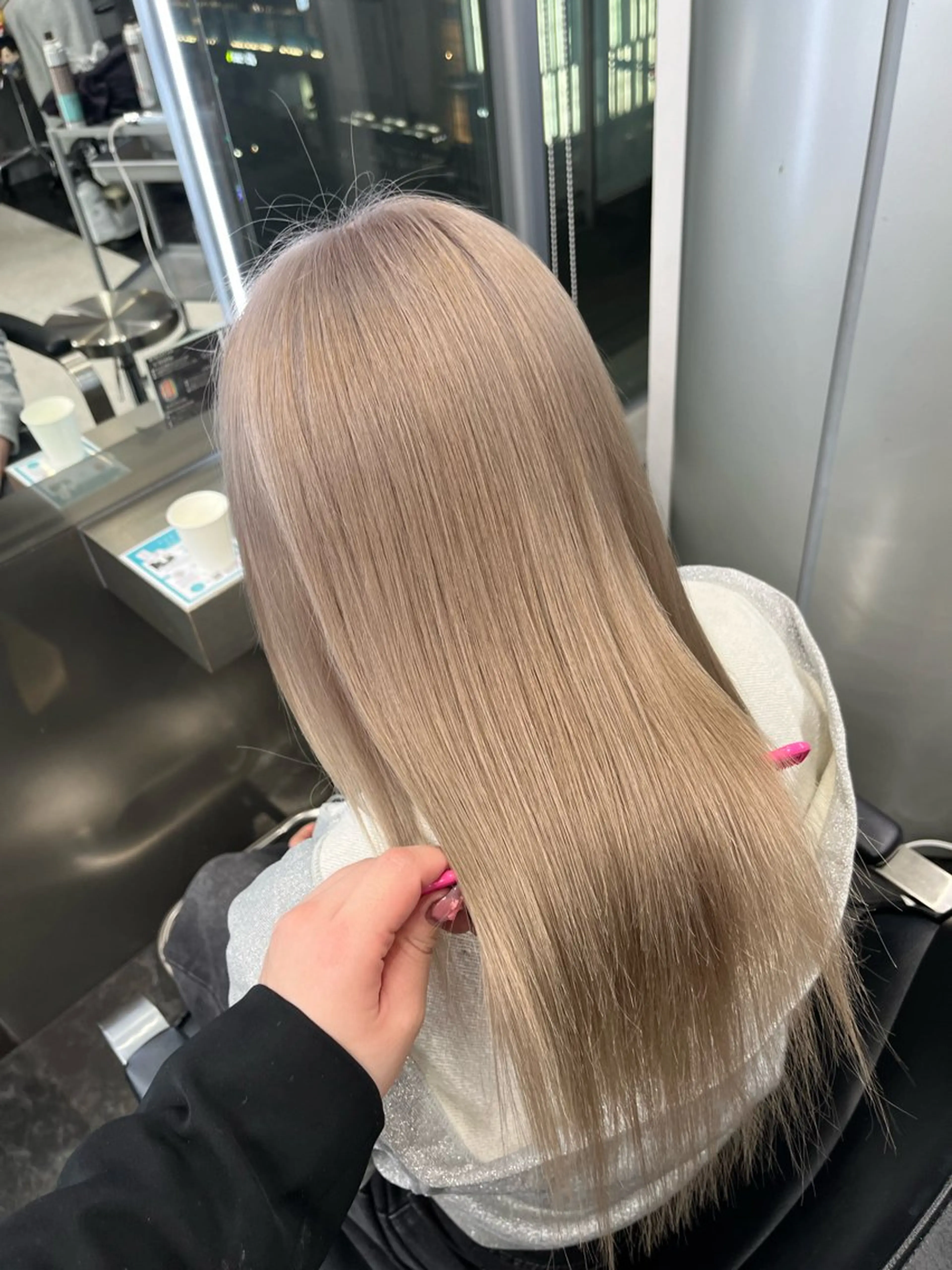 セミロング カラー ヘアアレンジ ブリーチ 透明感カラー ハイトーンカラー 韓国風ヘア ヘアカラー トリートメント ヘアセット ハイトーン/透明感 髪質改善/rinaのヘアスタイル