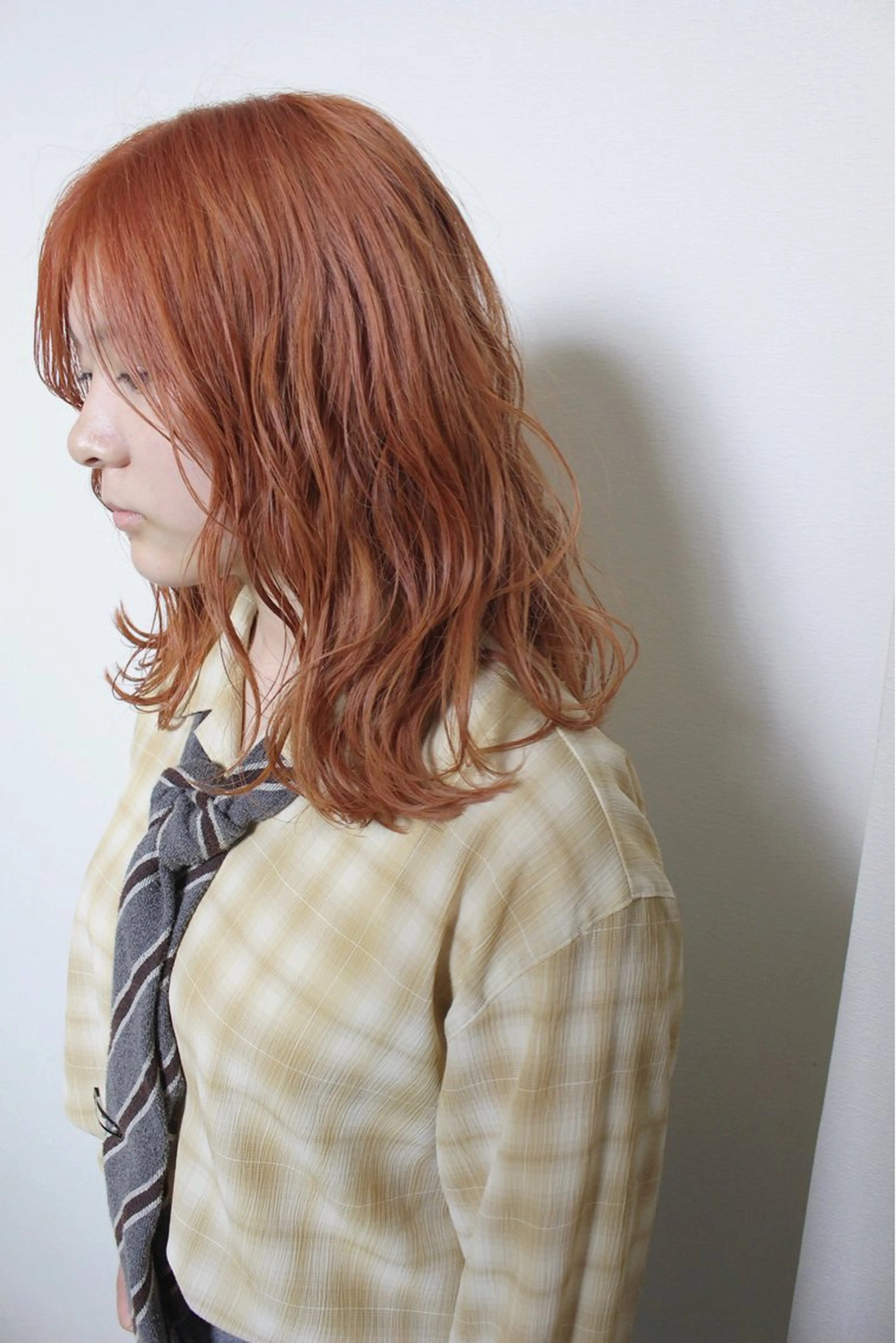 ミディアム カラー ベージュカラー ブリーチ ダブルカラー オレンジ オレンジベージュ ヘアカラー 土居 正季のヘアスタイル