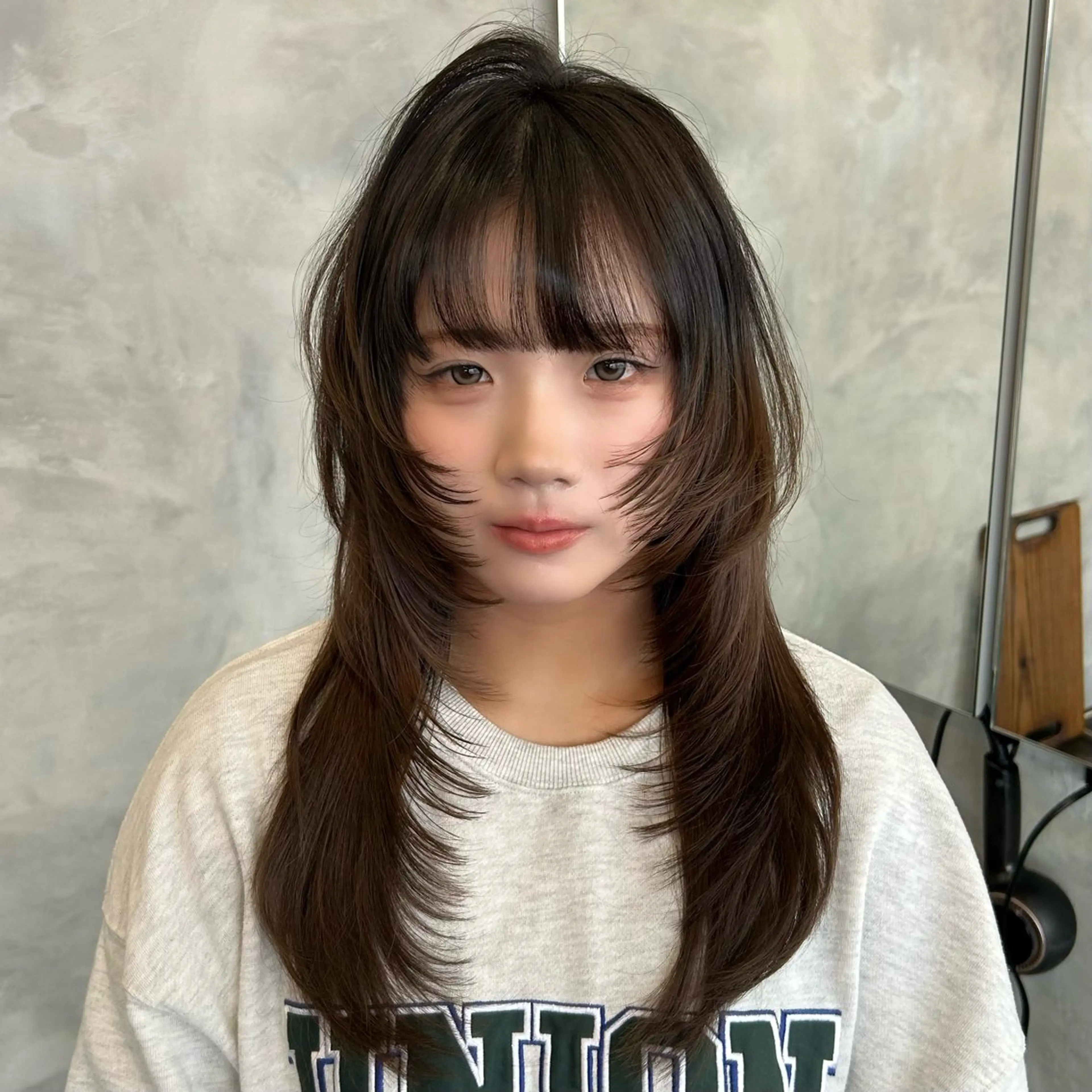 ロング カット 松川ヒナ｜韓国レイヤ /耳つぼジュエリーのヘアスタイル