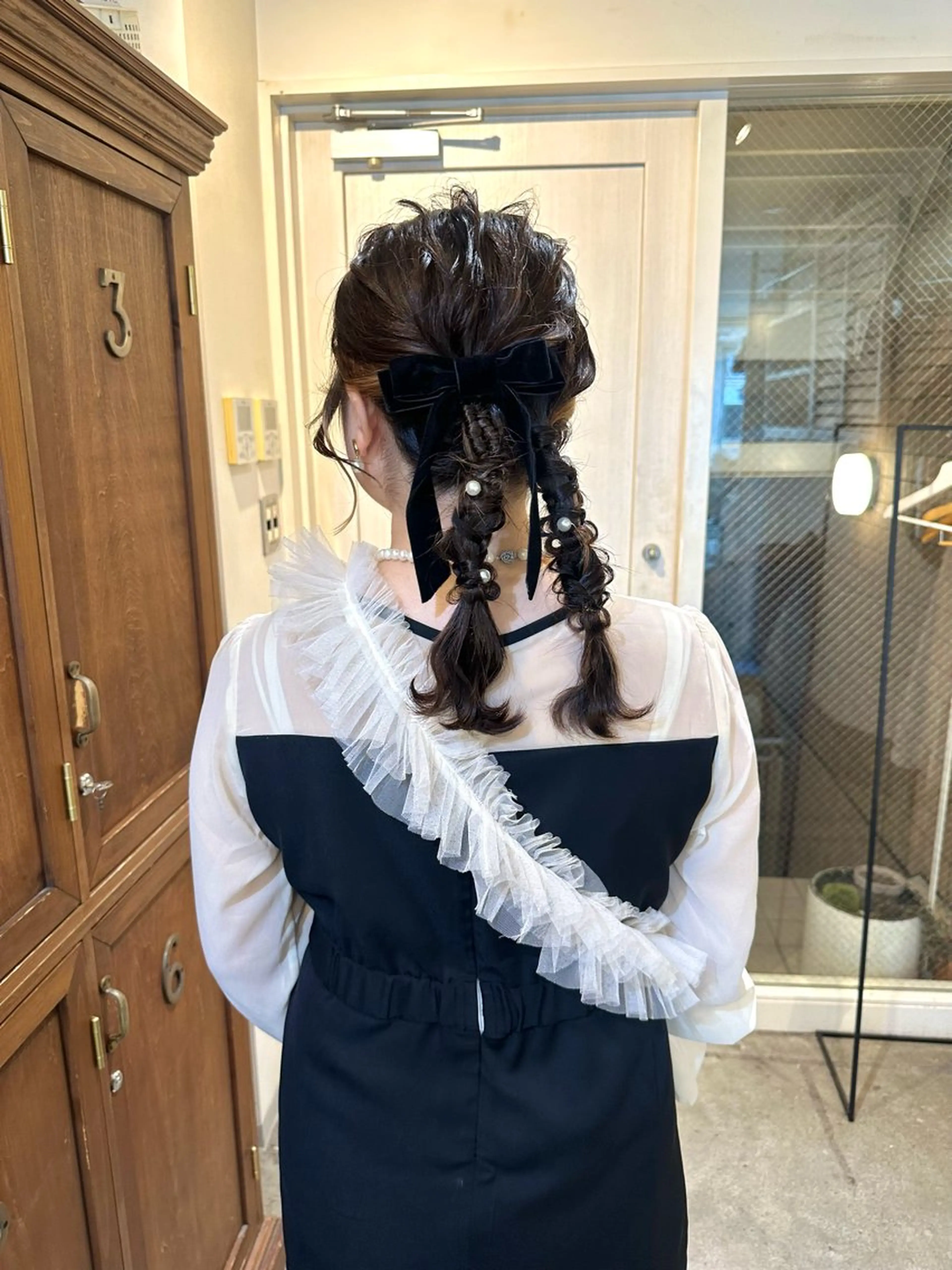 ミディアム カラー ヘアアレンジ ベージュカラー ブリーチ ブラウンカラー ケアブリーチ グレージュ ヘアセット カットモデル募集中 ／HARUKA🎀のヘアスタイル