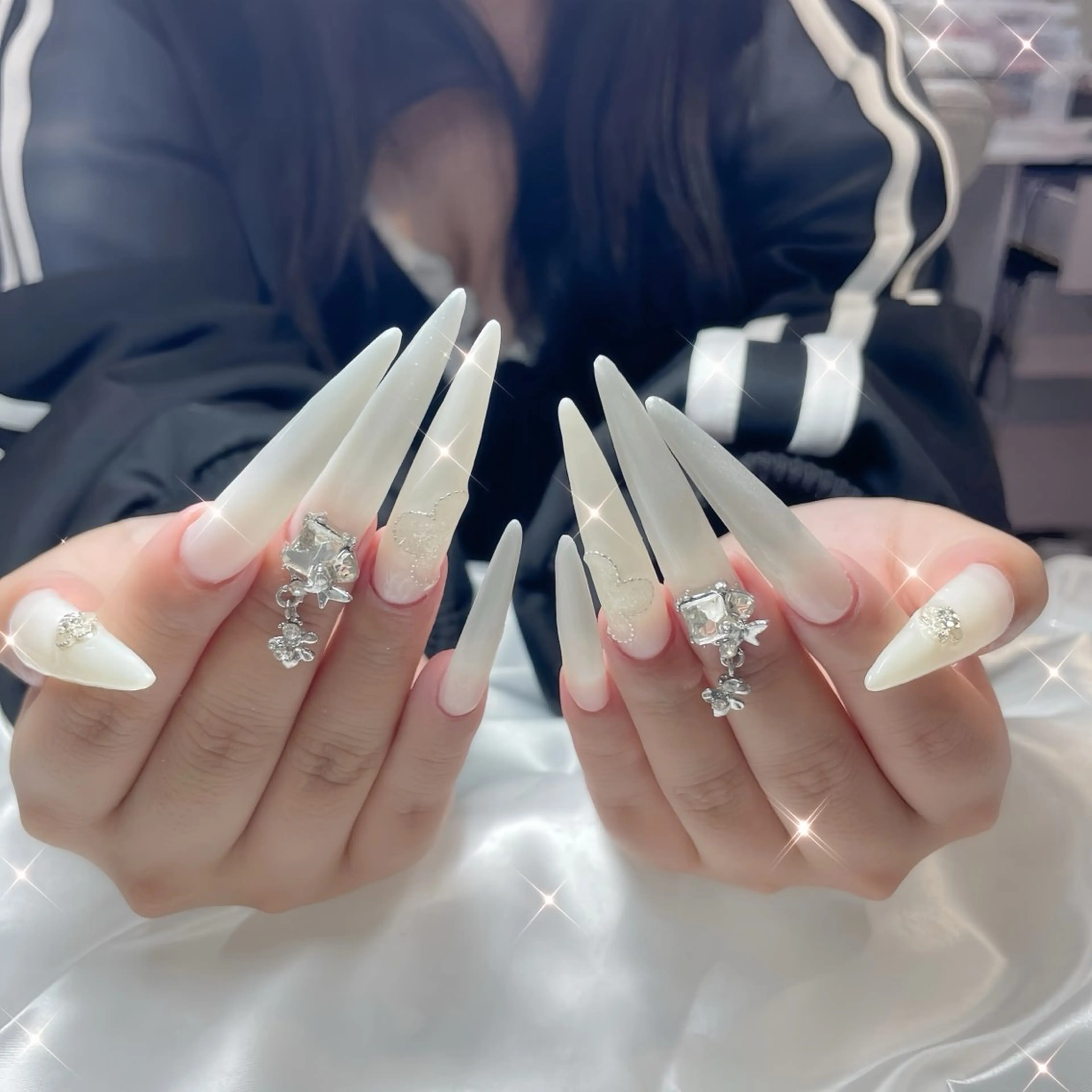 ネイル ハート キラキラネイル 韓国ネイル マグネットネイル 大理石ネイル(マーブル) ハンドネイル Rin Nail 新大久保店のネイルデザイン