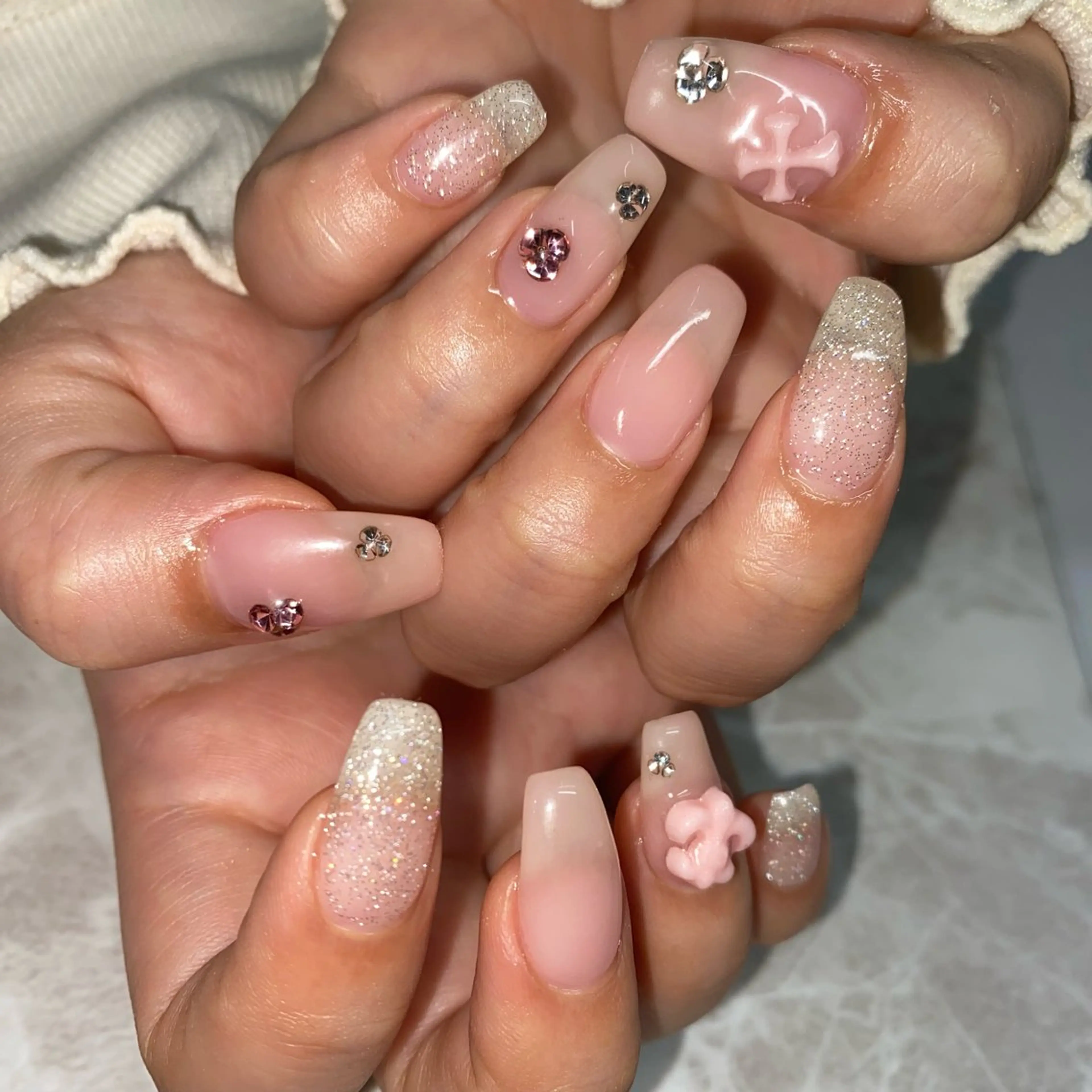 ネイル ハンドネイル ハンドケア 🫧RaLa ⭐︎AYAKA🫧のネイルデザイン