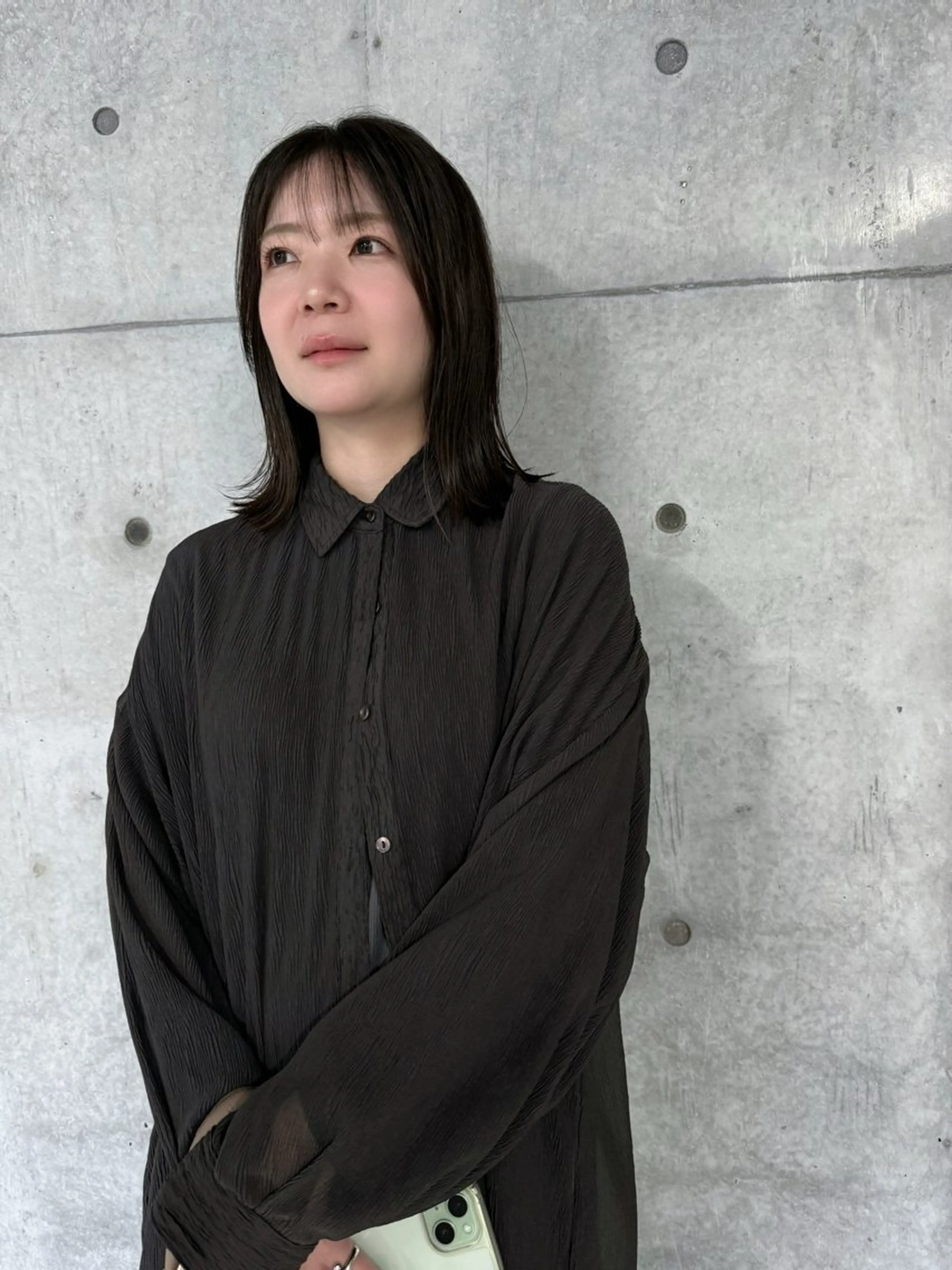 ミディアム カラー ミディアムレイヤー アッシュ ベージュカラー ブリーチ 透明感カラー カット 誰より丁寧なカット/ 小林輝/レイヤーのヘアスタイル