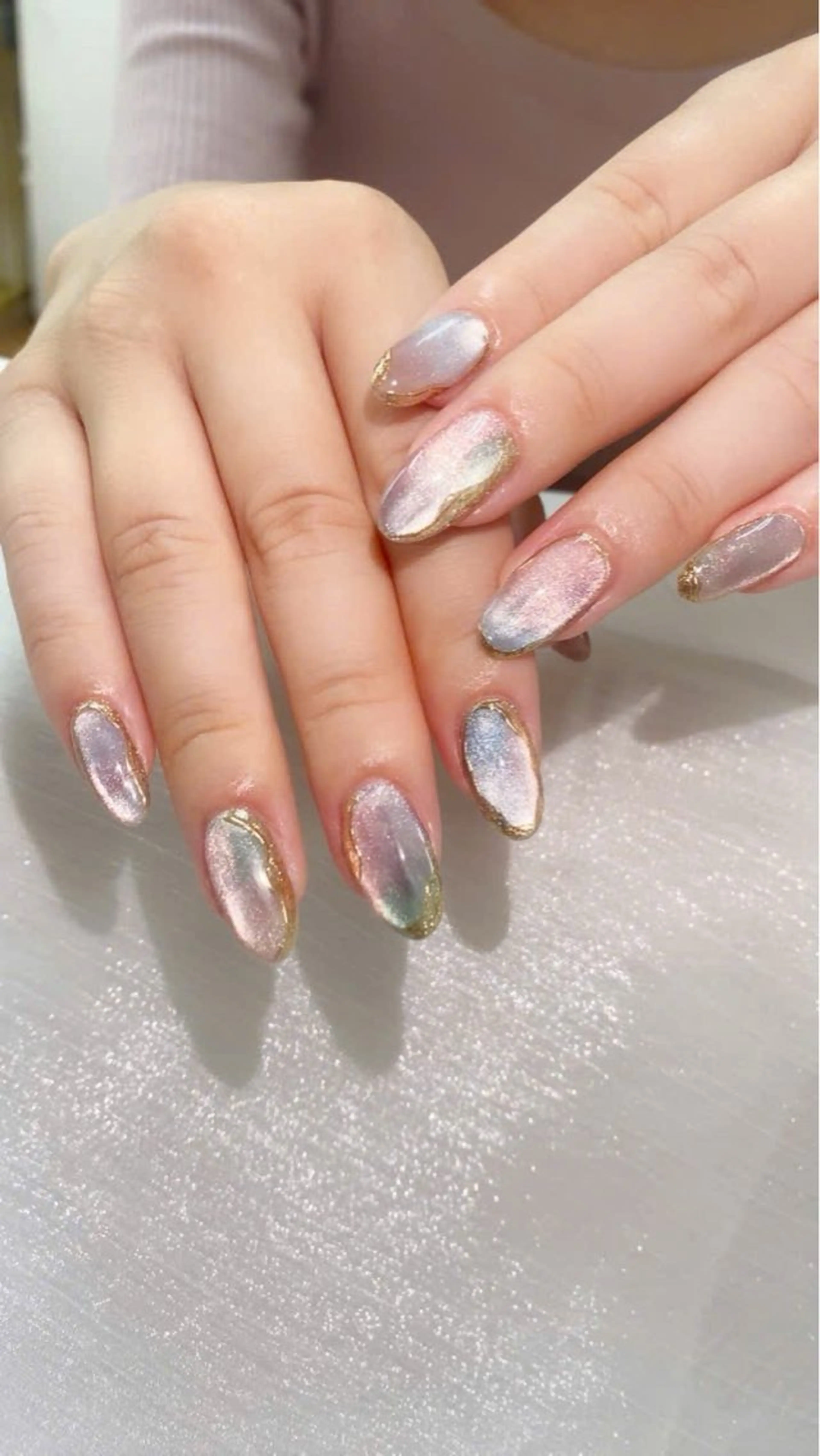 ネイル フレンチネイル グラデーション キラキラネイル 韓国ネイル マグネットネイル ハンドネイル ハンドケア Hara Nail 【パラジェル使用】のネイルデザイン