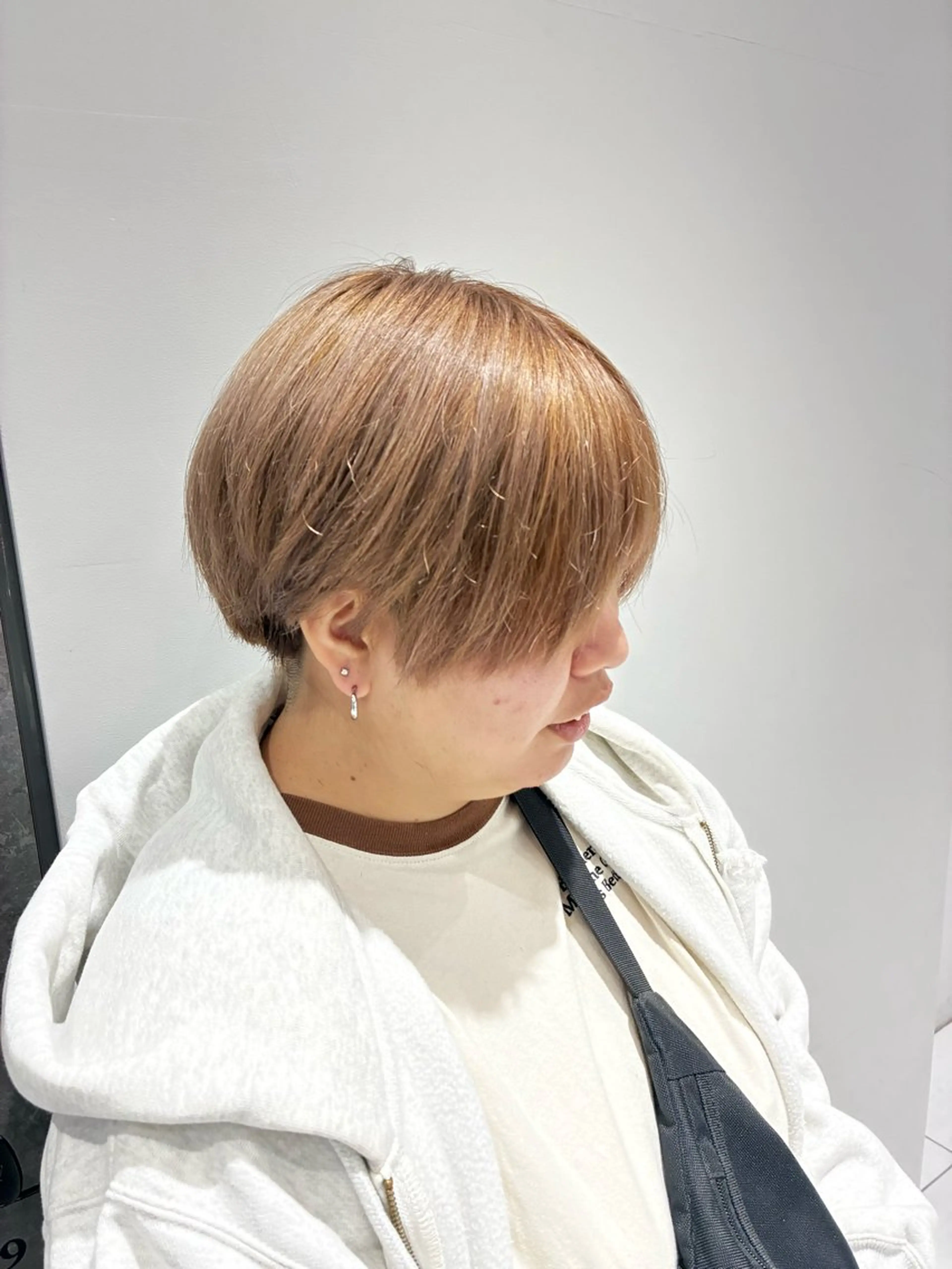ショート ヘアカラー 【Gluck】高橋 大治のヘアスタイル