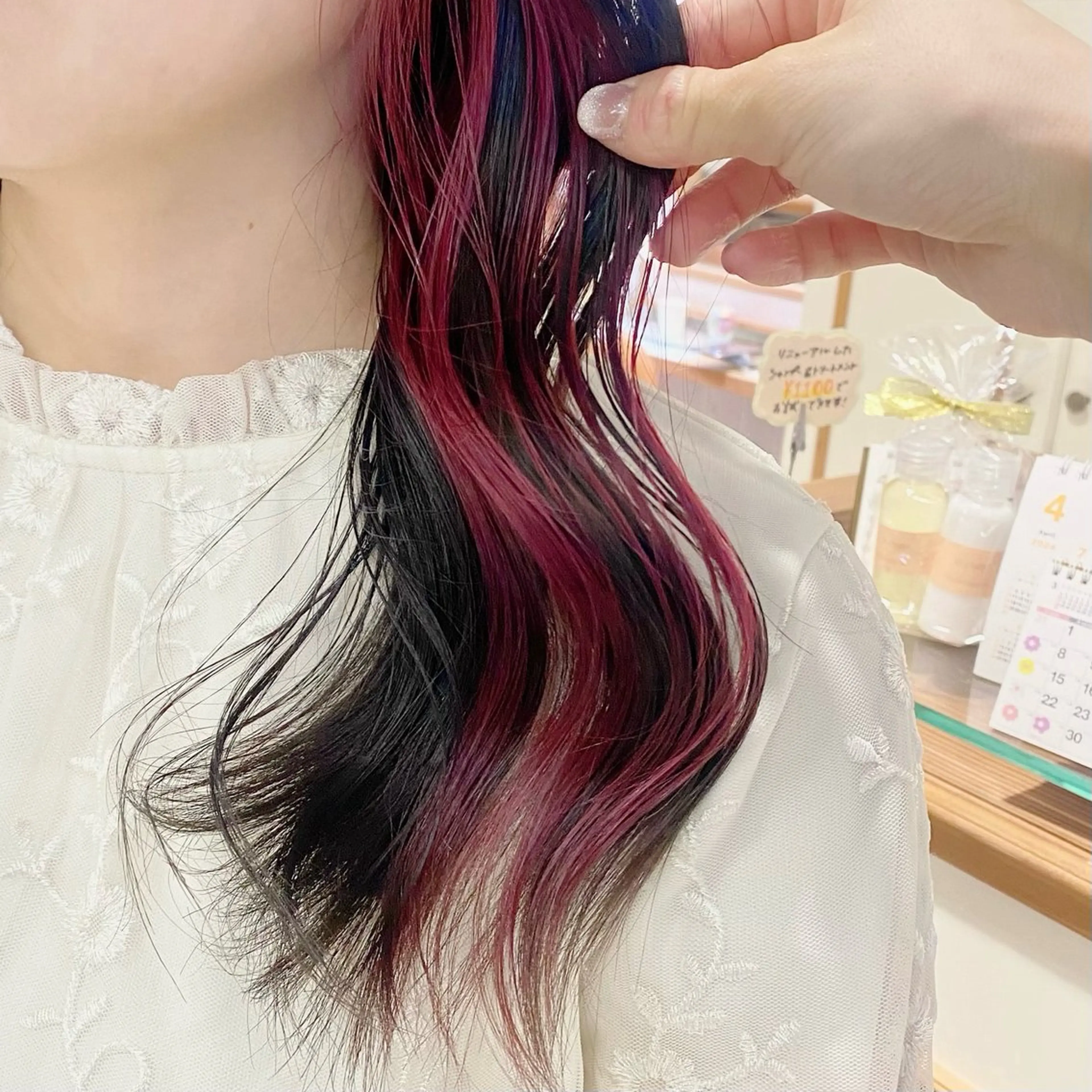 セミロング ヘアカラー 🌸小島友梨香🌸 ブリーチカラーのヘアスタイル