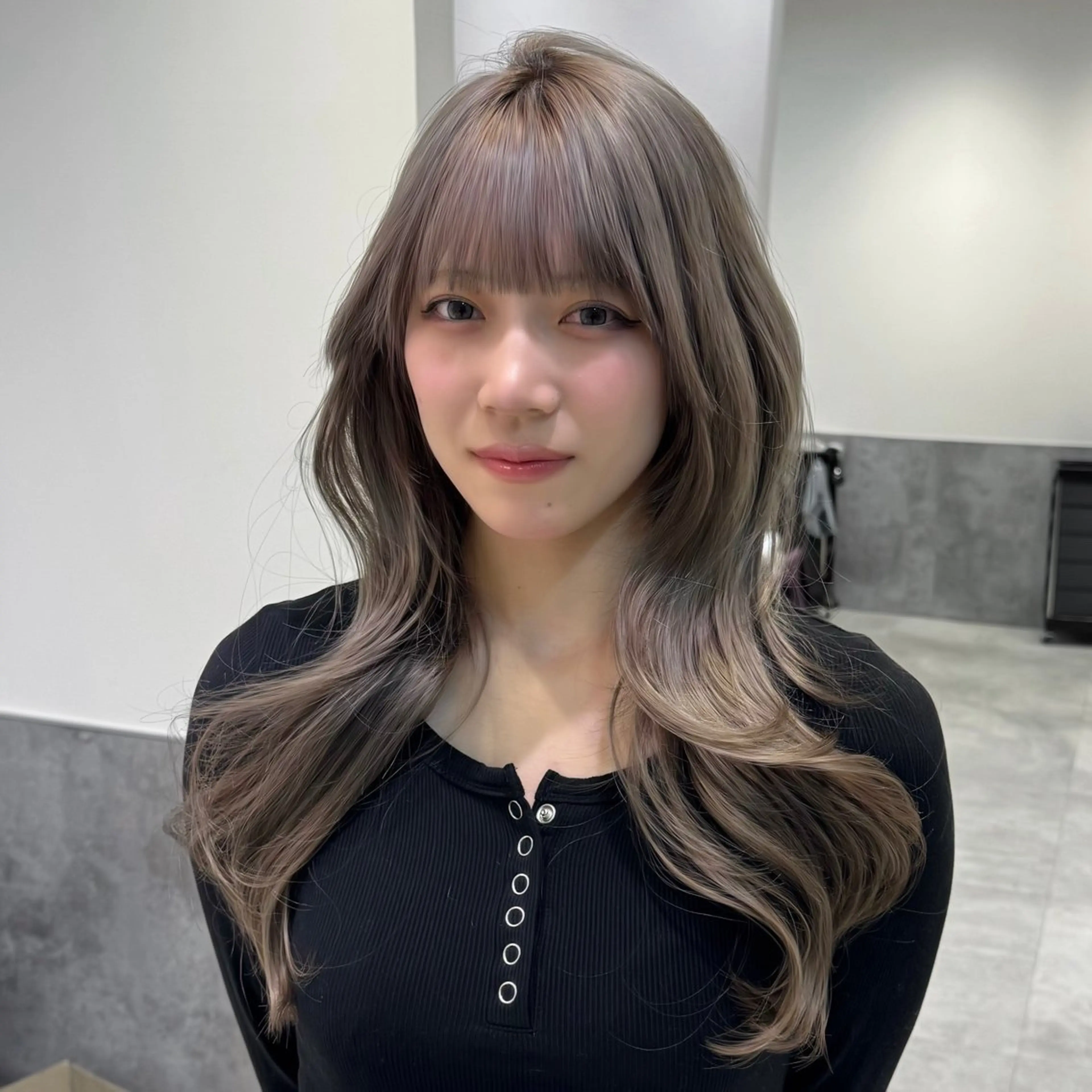 ロング カラー ブリーチ 透明感カラー グレージュ レイヤーカット カット ヘアカラー トリートメント GO TODAY 原宿Verno店所属・韓国系支持率No.1 レイヤー特化/きょうのヘアスタイル