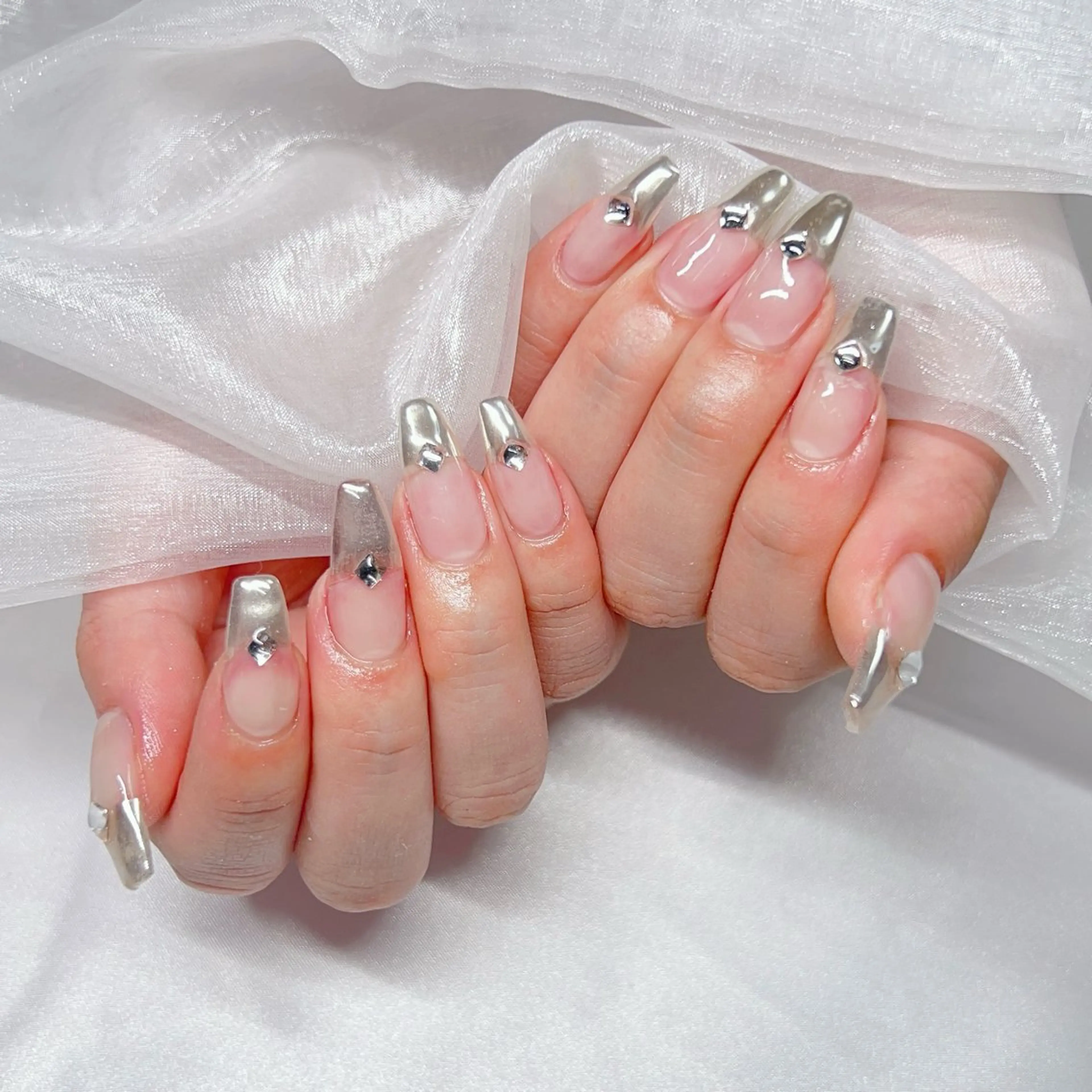 ネイル フレンチネイル ジェルネイル 韓国ネイル ラメ(グリッター) マグネットネイル ハンドネイル nail salon Rewardのネイルデザイン