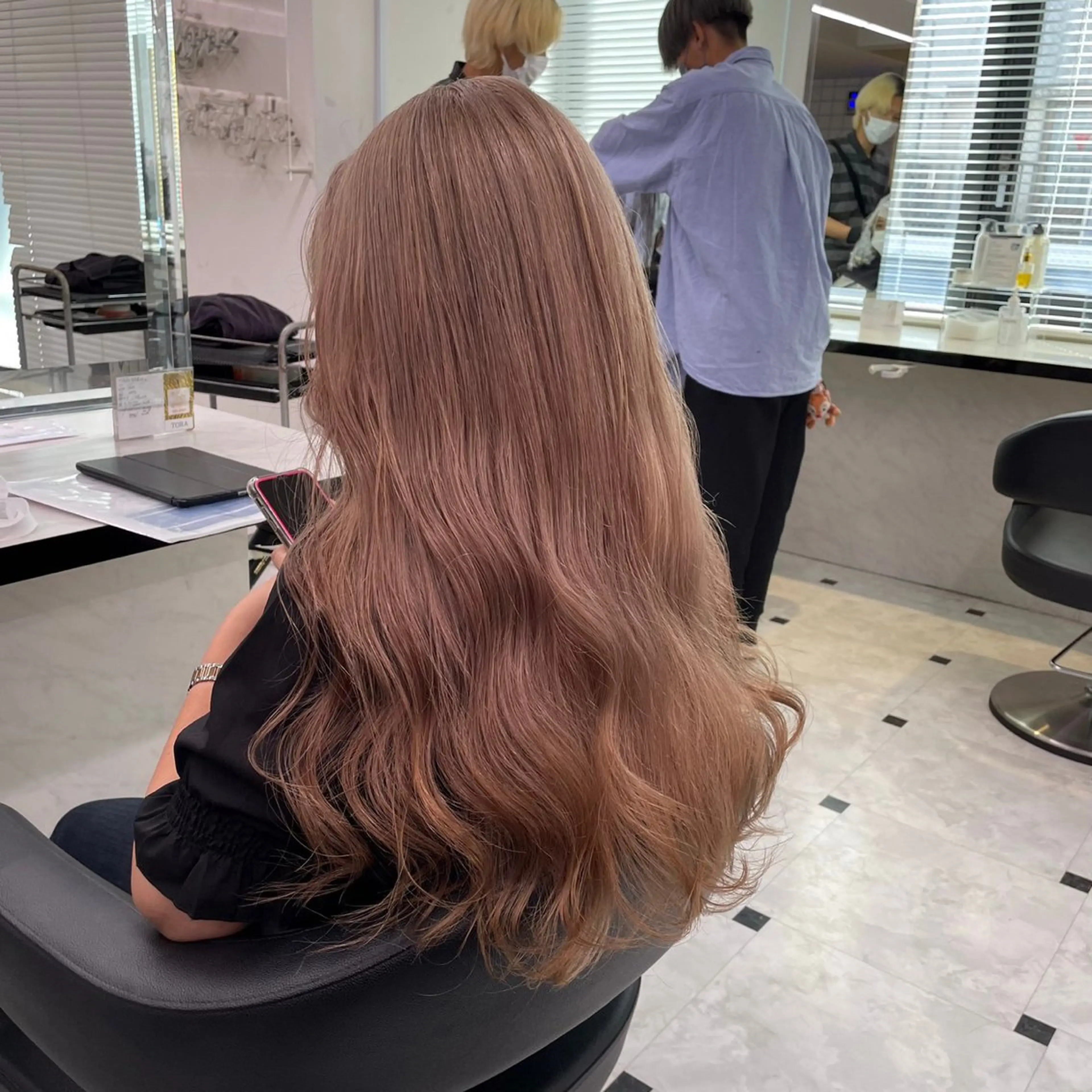 ロング カラー ヘアアレンジ 韓国レイヤー＆ピンク 艶髪🩶maikoのヘアスタイル