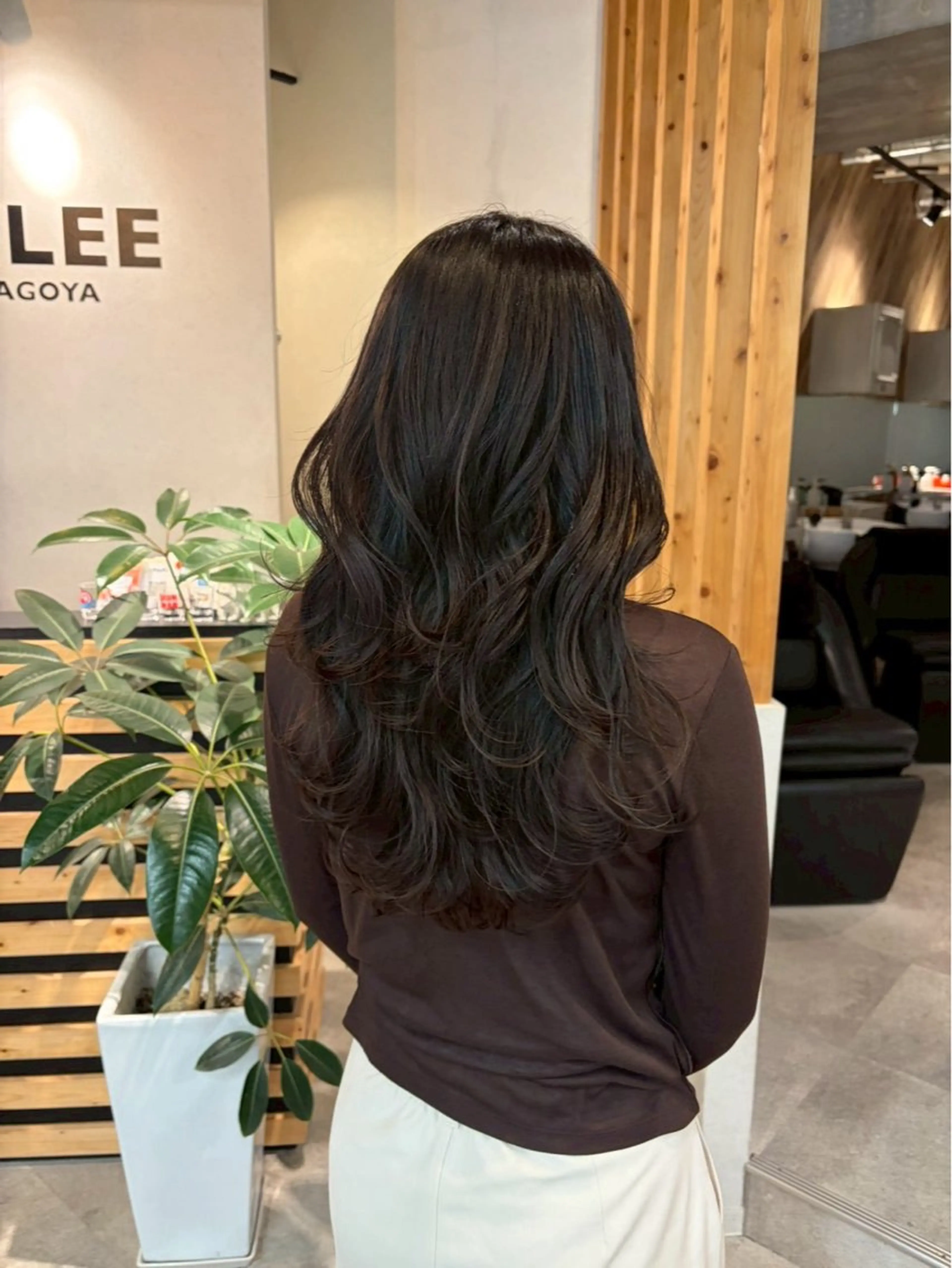 ロング ヘアカラー 中田 桃夏のヘアスタイル