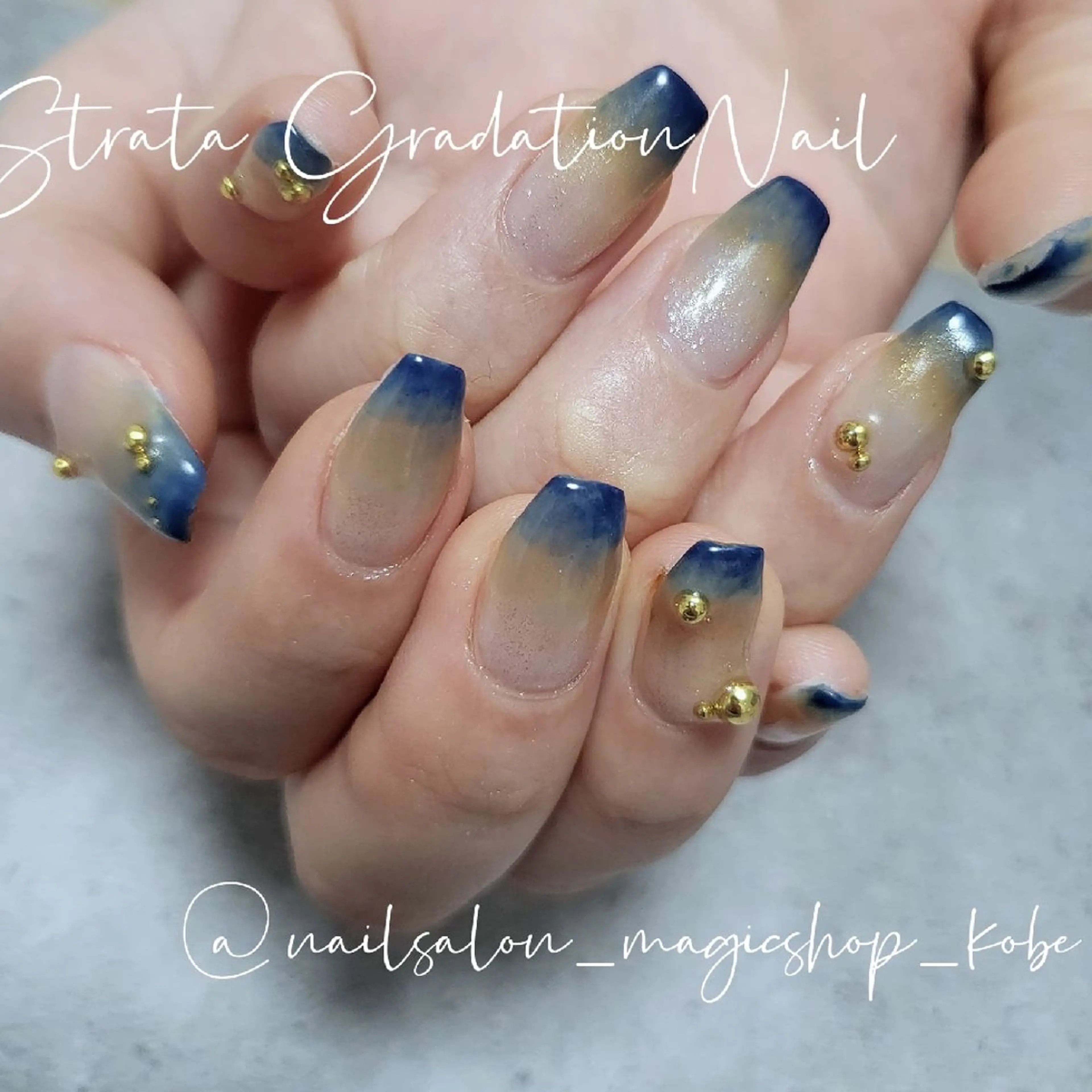 ネイル ブルー ジェルネイル グラデーション マグネットネイル ネイビー ハンドネイル Nailsalon MagicShopのネイルデザイン
