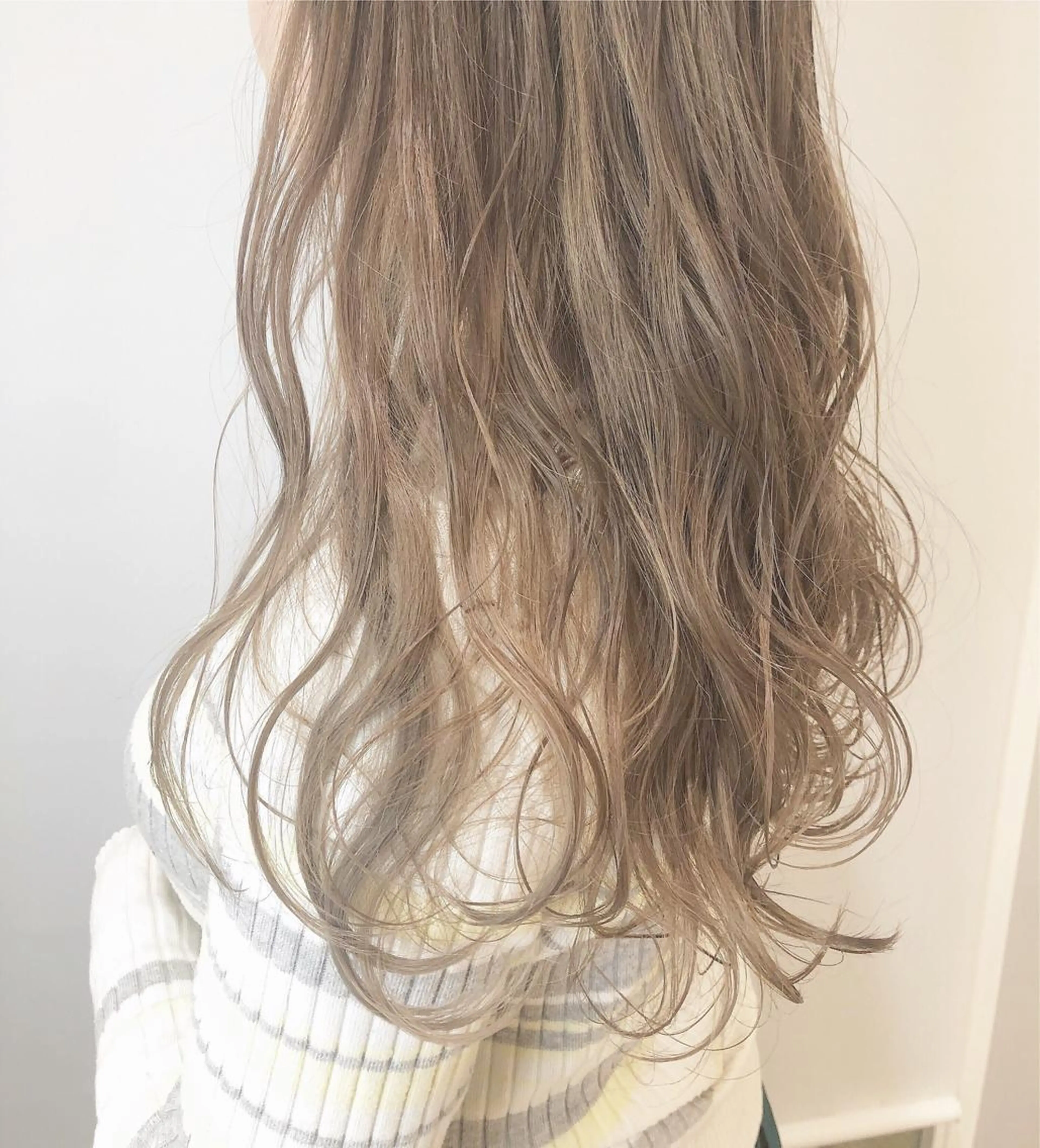 ロング ヘアカラー sano sayakaのヘアスタイル