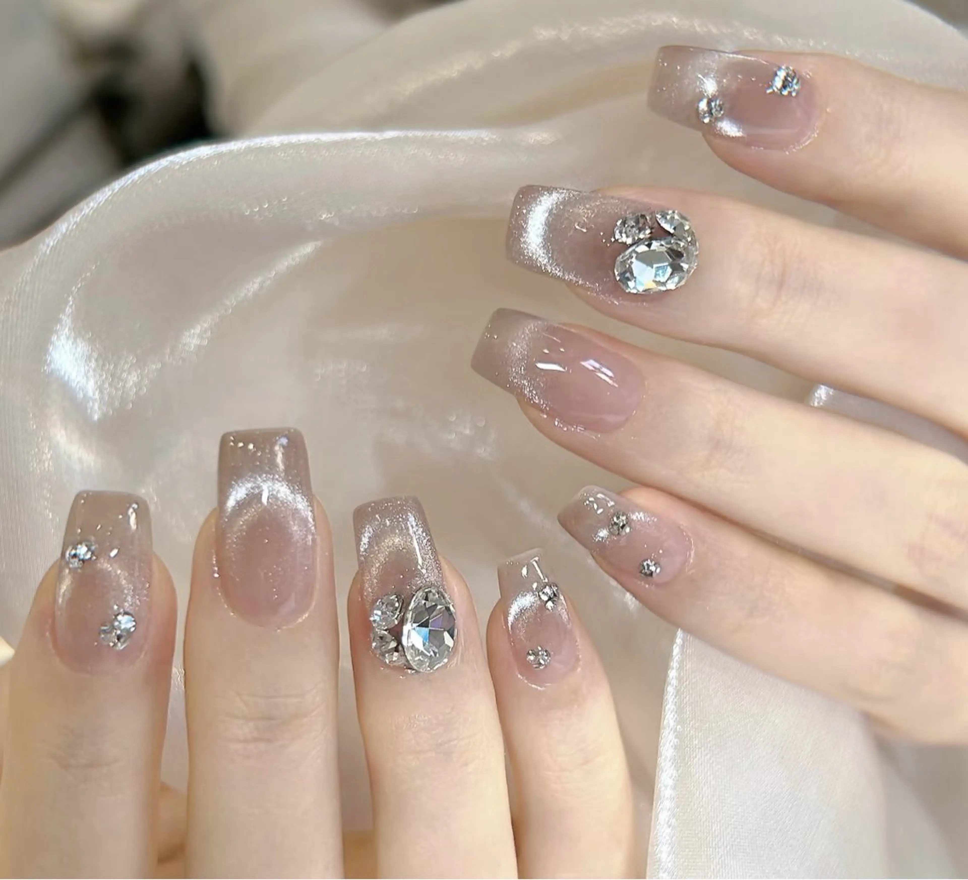 【自爪】初回ジェルオフ無料💕ワンホンマグネットフレンチ＋2個大きいパーツ¥7980→¥5980の写真