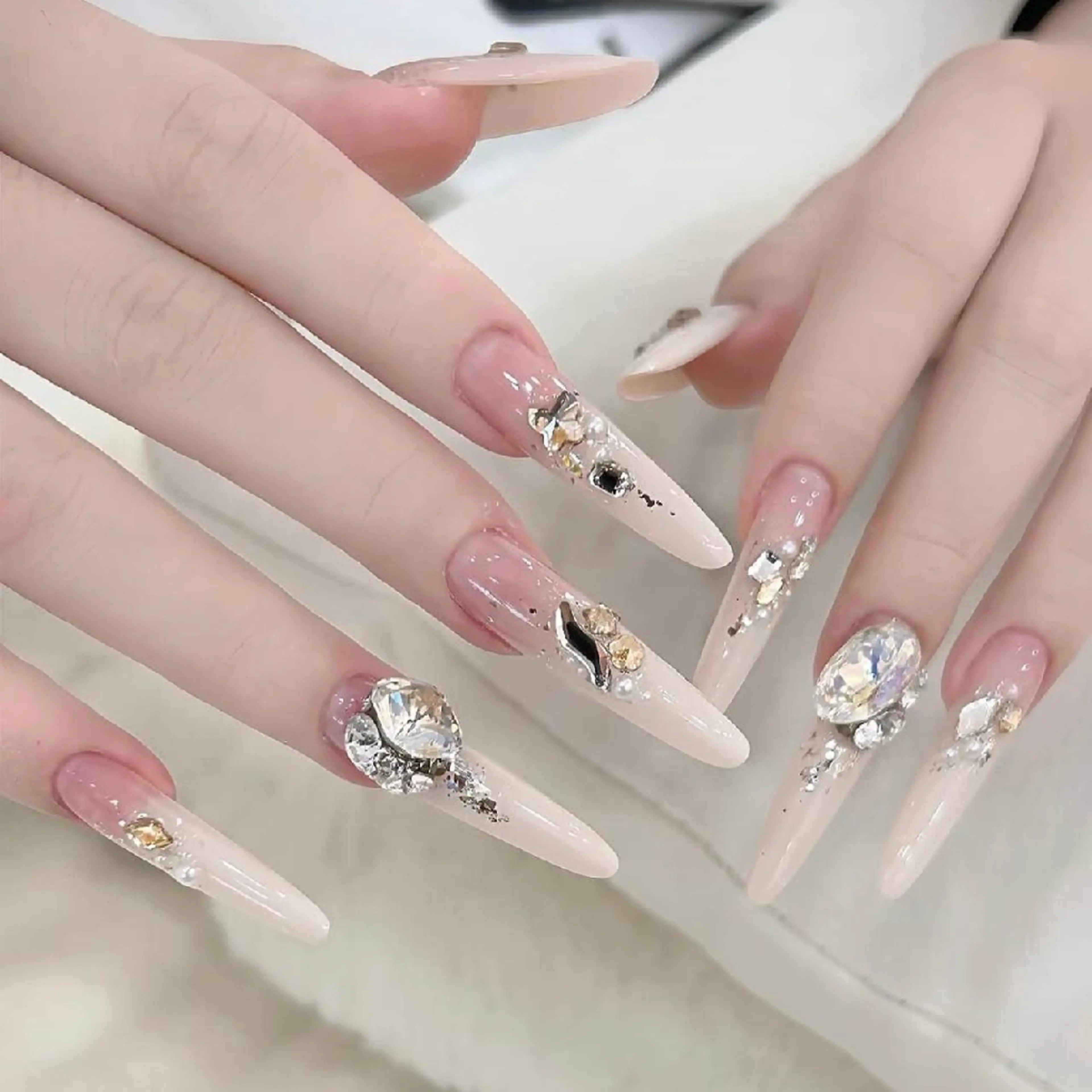 ネイル 小島 阿佑美のネイルデザイン