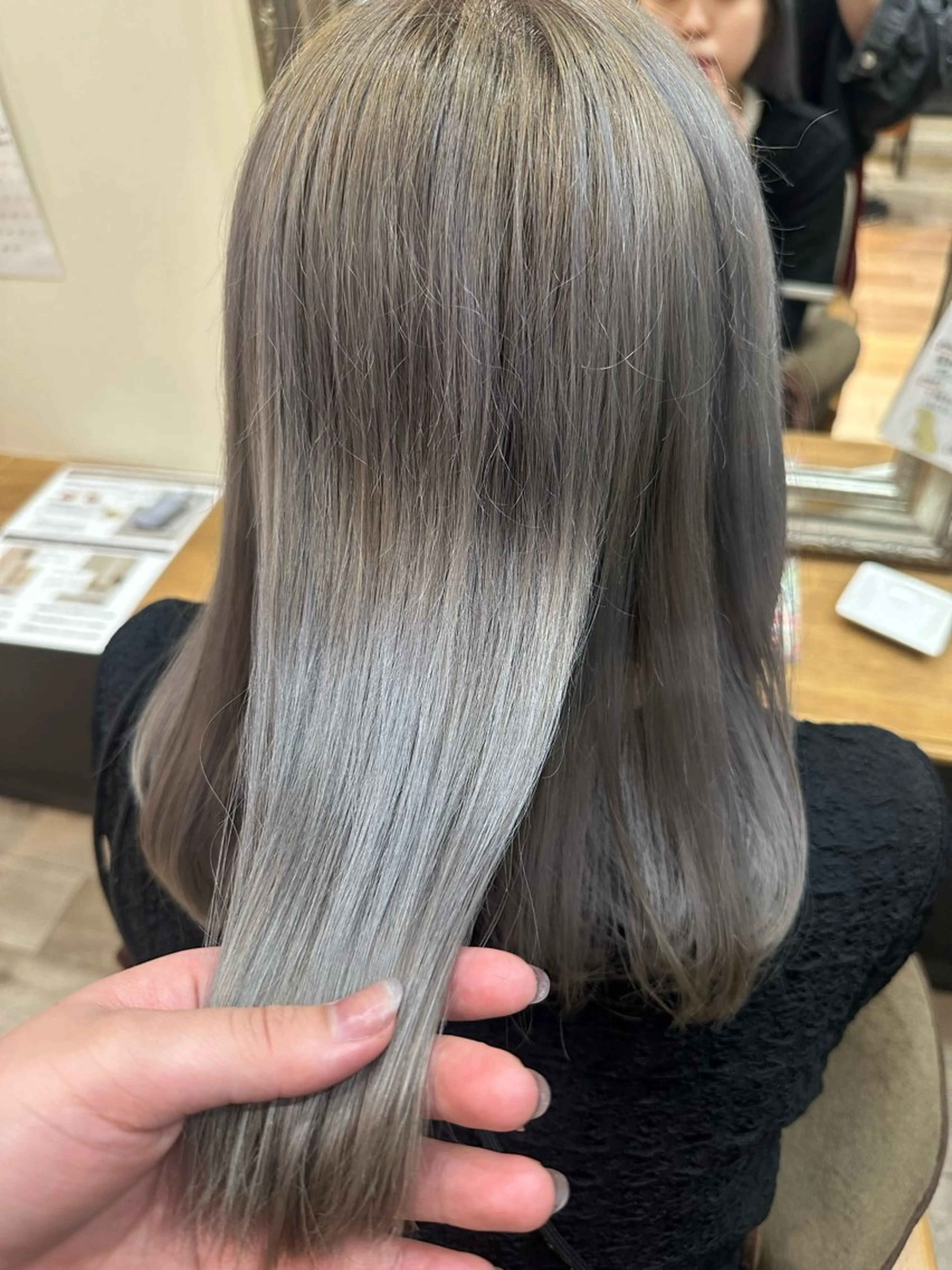 セミロング かのん 🌸 Lis briileのヘアスタイル