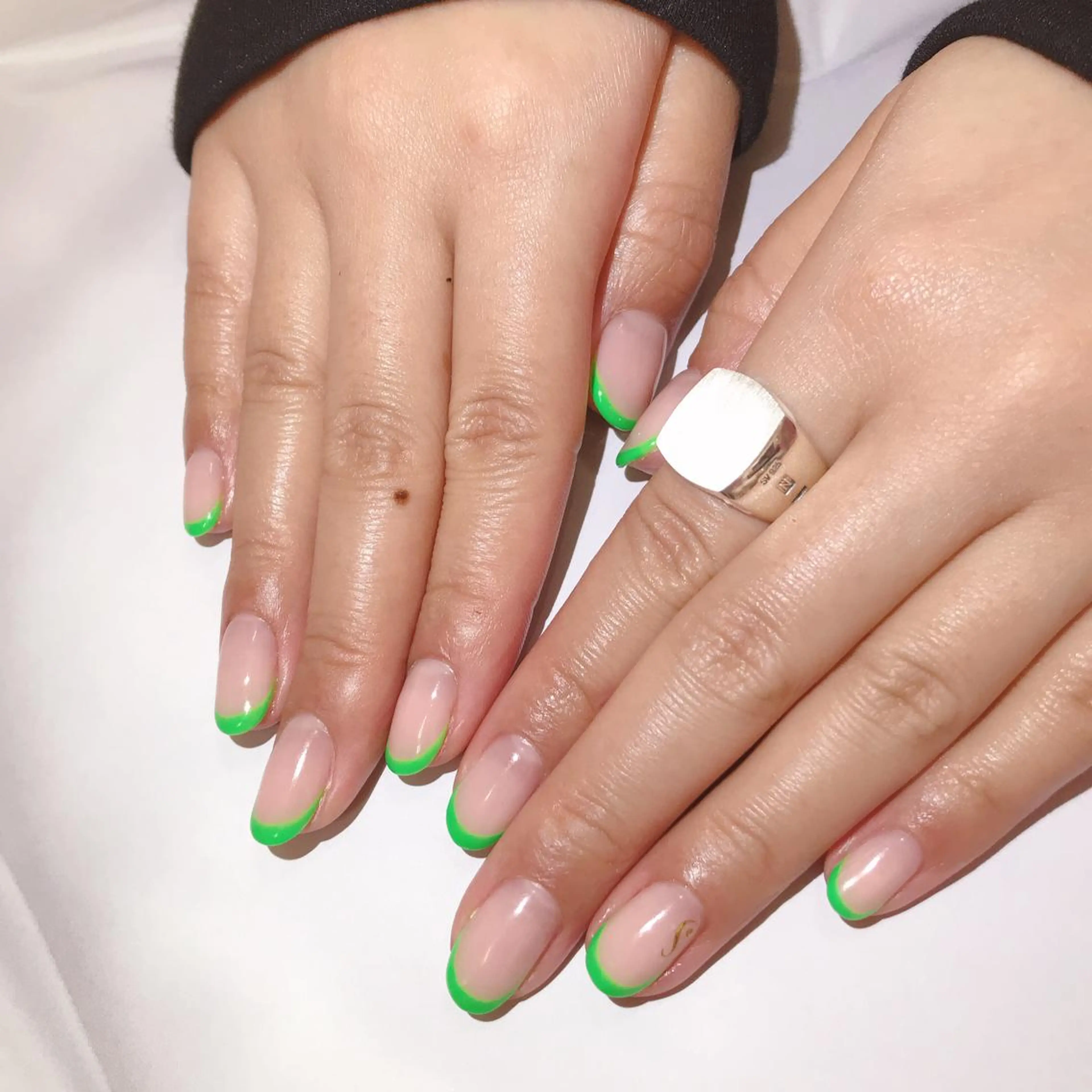 ネイル フレンチネイル 深爪を断らない スカルプ高評価店のネイルデザイン