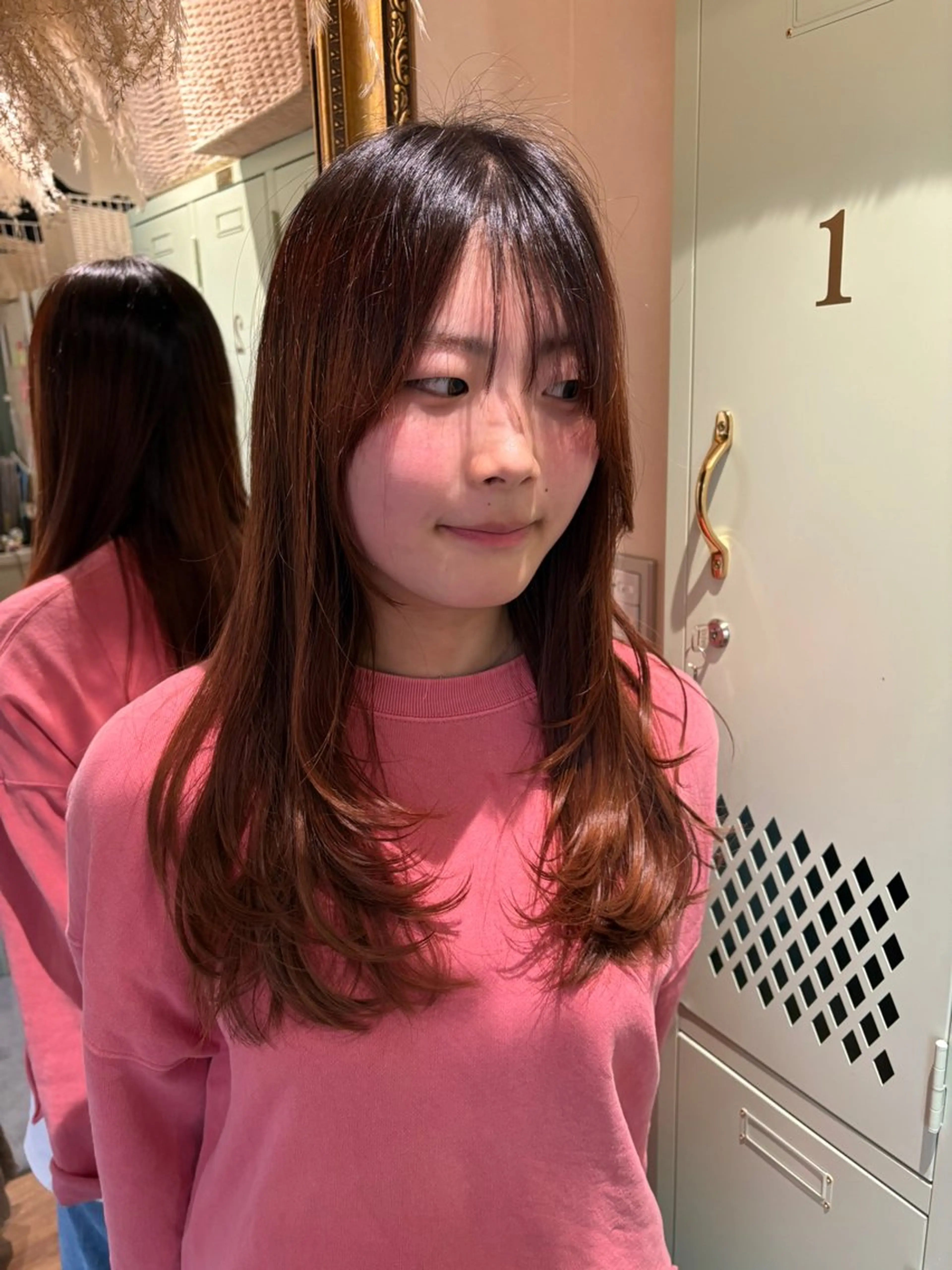 ロング 顔まわりレイヤー 顔周りカット レイヤーカット カット レイヤー×ハイライト 🌷RINA🌷のヘアスタイル