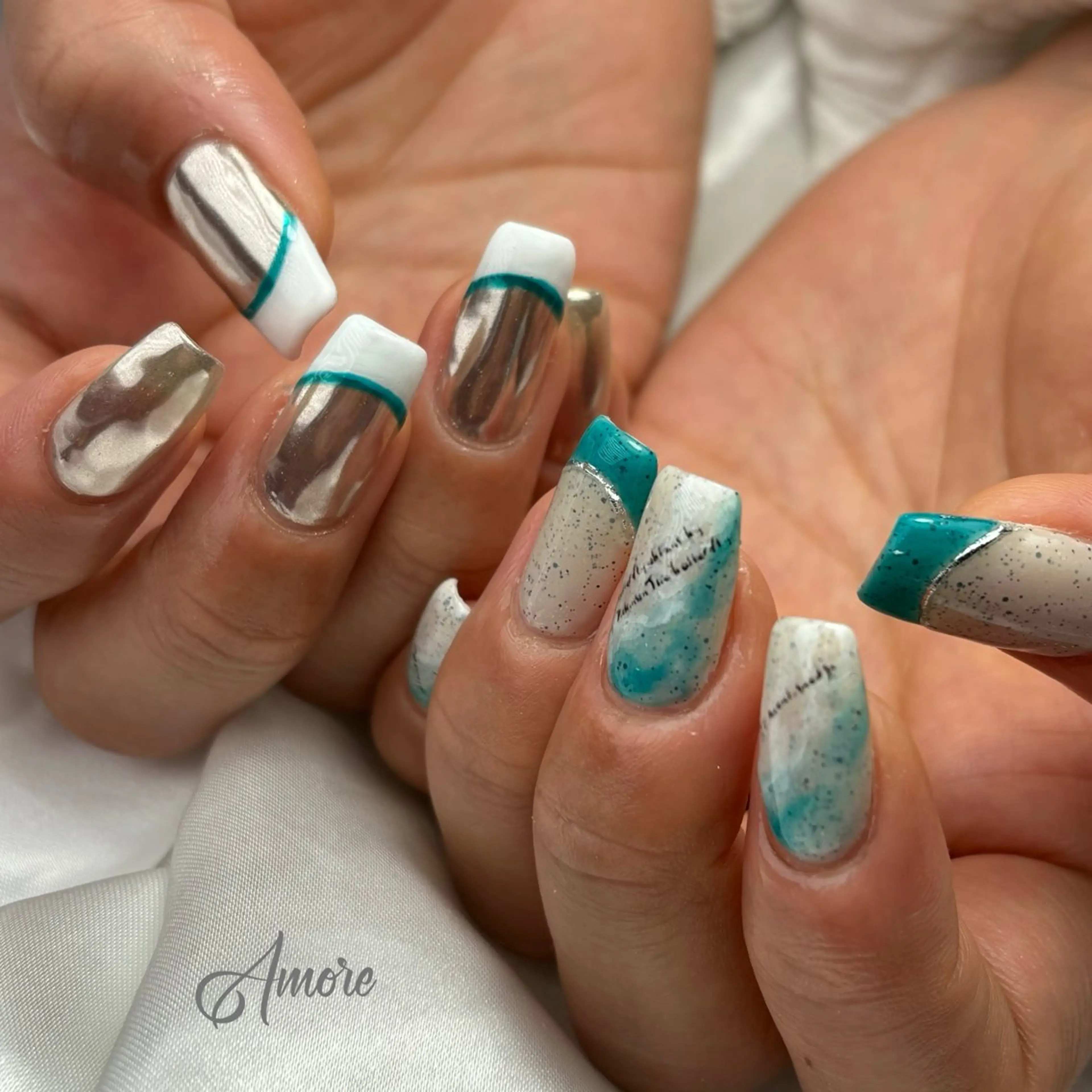 ネイル ジェルネイル キラキラネイル 韓国ネイル マグネットネイル パラジェル You kyehwaのネイルデザイン