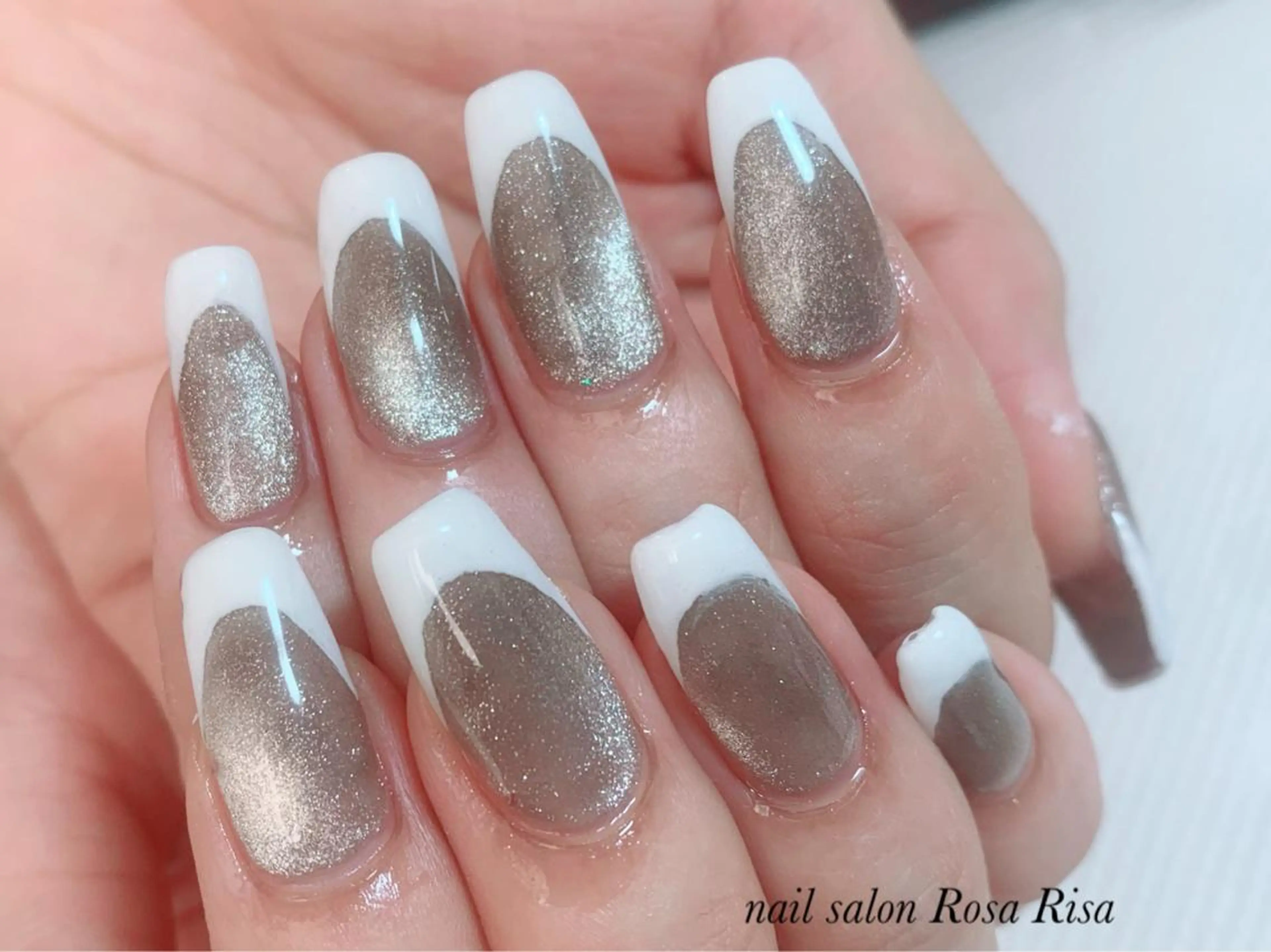 セミロング ネイル フレンチネイル マグネットネイル マグネットフレンチ ネイルスタジオ シェイクユアハンズのネイルデザイン